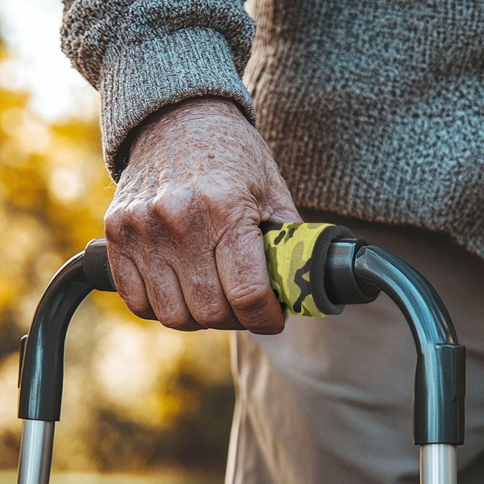 Uorisanigo 2 Pcs Walker Hand Grips Green Camo Pattern Walker Cushion Hand Grips for Rolling Wheelchair Elderly Grippers Rollator Handle Soft Walker Accessory