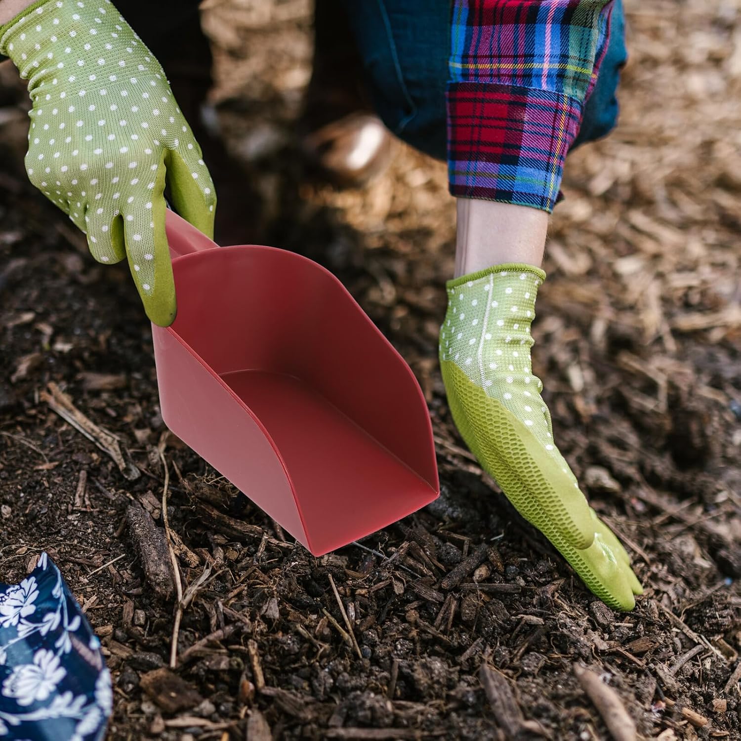 YARNOW 3pcs Garden Hand Shovels for Planting, Soil Scoop and Transplanting Shovel Set, Small to Large Burgundy Outdoor Gardening Tools for Soil Digging and Flower Beds