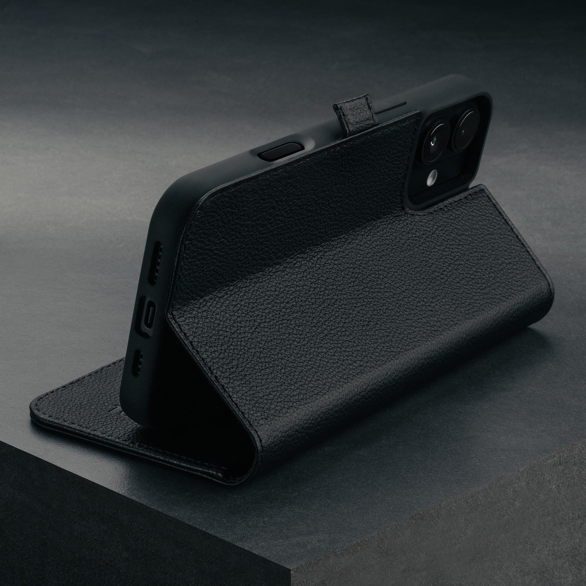 TORRO Leather Case Compatible with iPhone 16+ Plus - Image 3