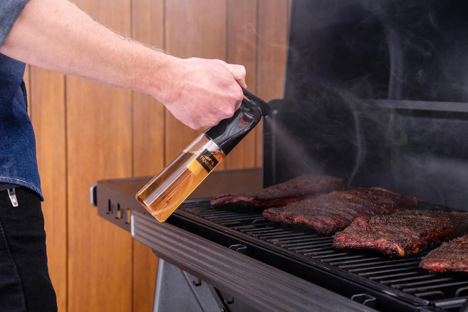 Traeger Grills BBQ Spritzer Spray Bottle – Fine Mist Trigger Sprayer for Brisket, Ribs & Pulled Pork, Build Pitmaster-Level Bark & Lock In Moisture