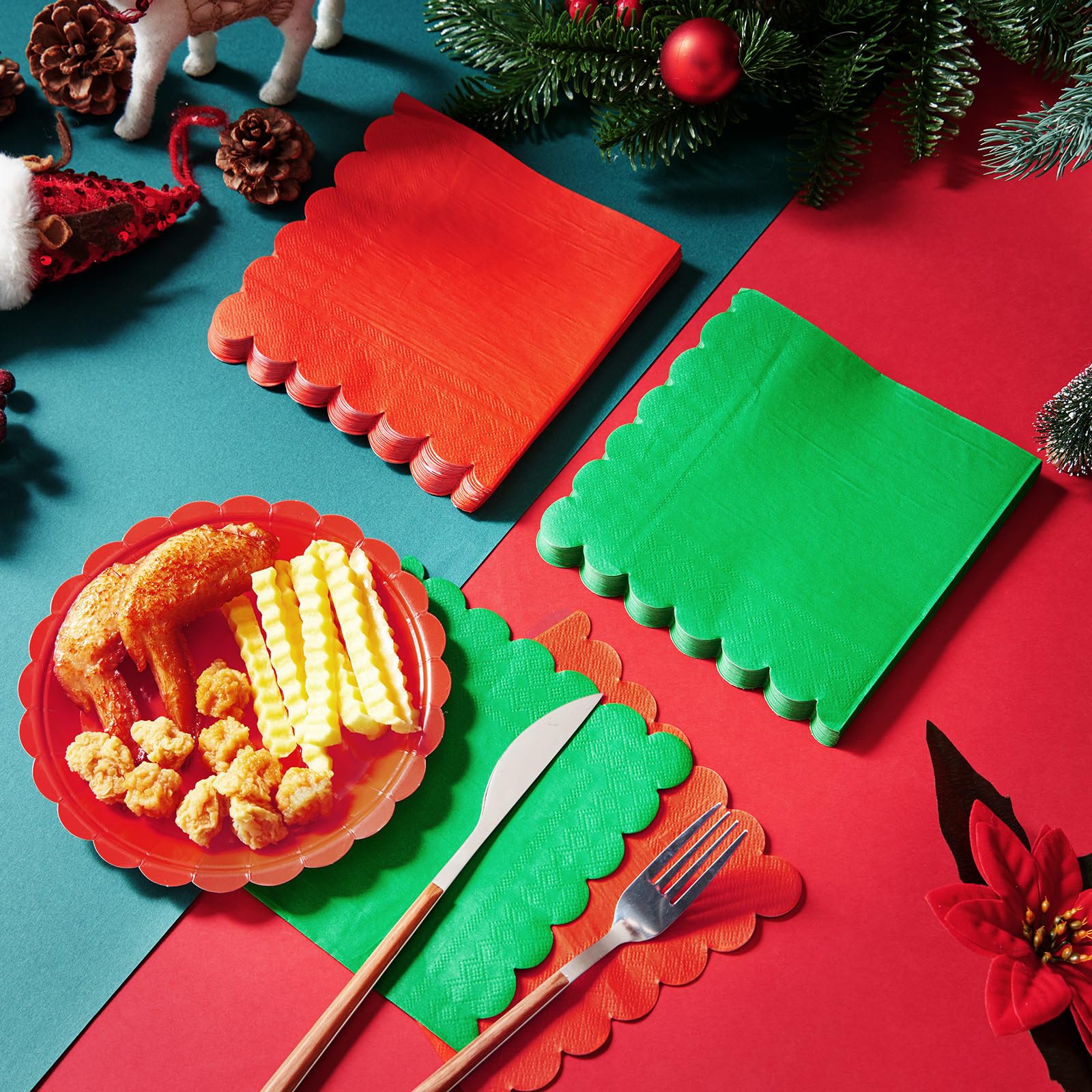 Epakh 200 tovaglioli di carta natalizi rossi e verdi, smerlati, 16,5 x 16,5 cm, fazzoletti di carta usa e getta per cene festive, feste di Natale, matrimoni, compleanni, decorazioni per la tavola