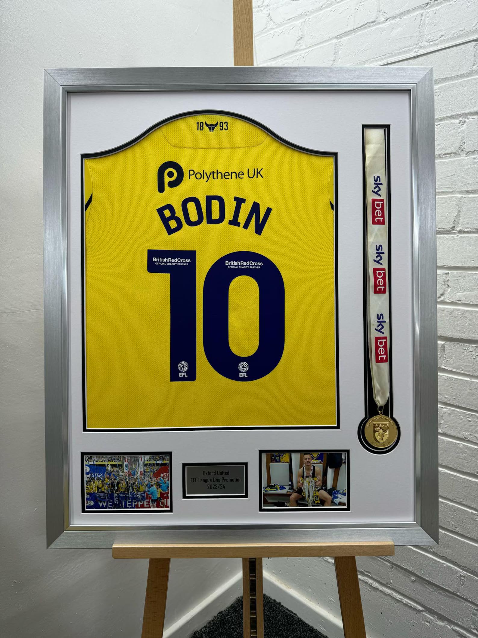 Kwik Picture Framing Ltd Football Shirt Frame with Medal Display - Jersey Memorabilia Case with Photos Plaque 32x26 Inch (White Mount/Oak Frame)