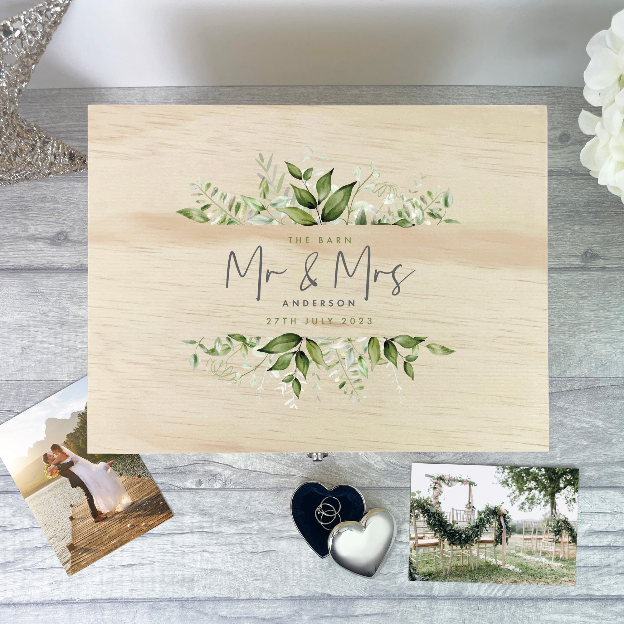 Caja de recuerdos de boda botánica de madera personalizada | Regalo de boda personalizado | Lugar personalizado, nombres, apellidos y fecha | Diseño de follaje