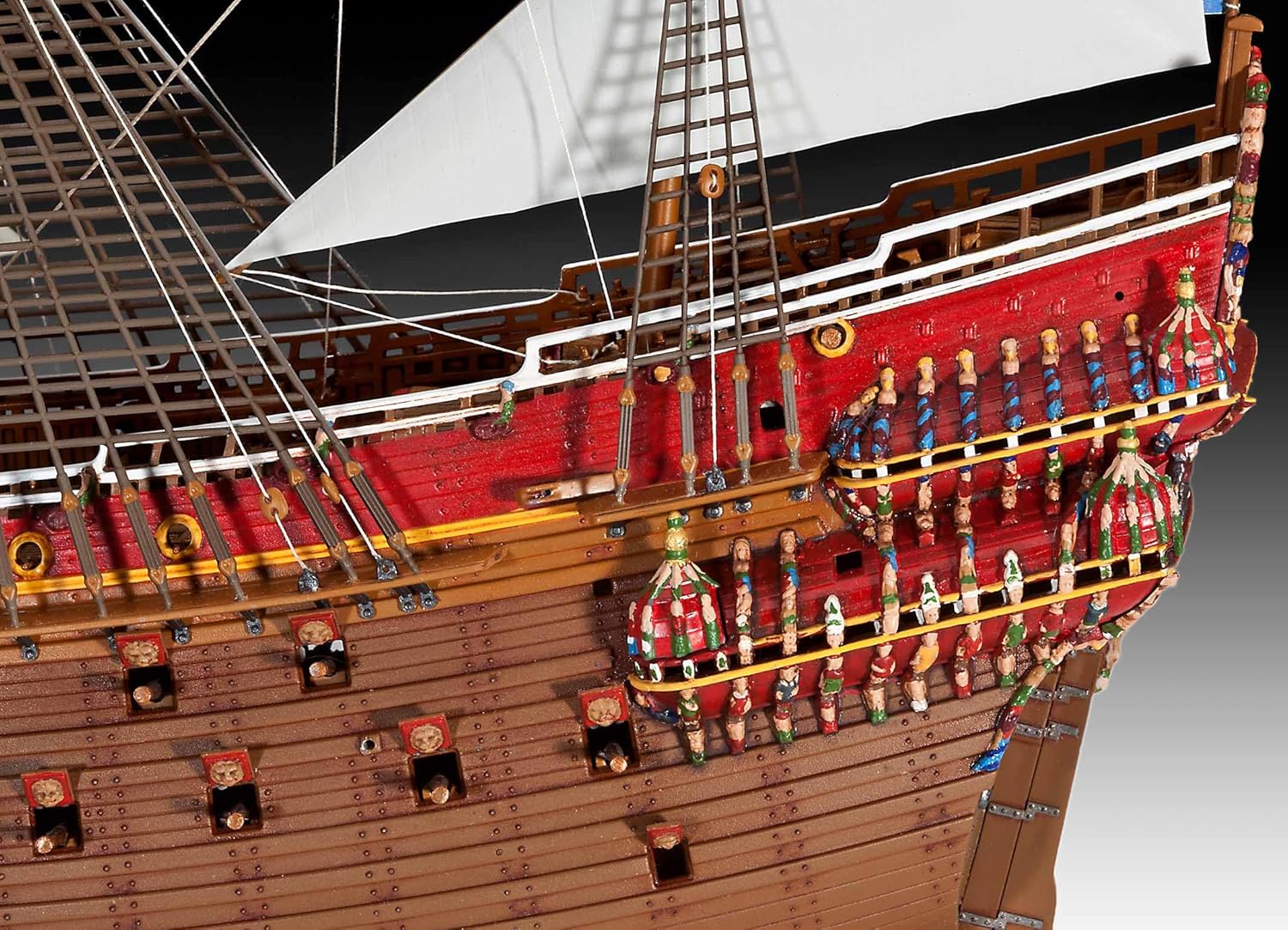 Revell 05414 Swedish Regal Ship VASA 1628, 330 Pieces