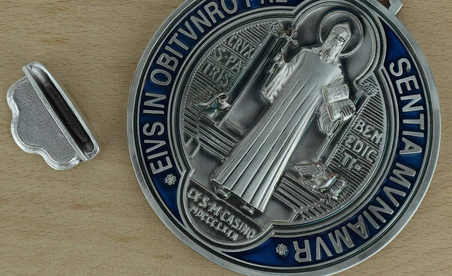 Eurofusioni Medaglione San Benedetto placcato argento dipinto a mano - Diametro cm 12,5