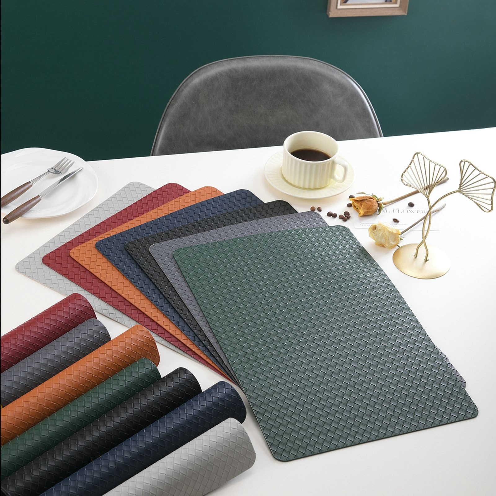AMDXD Lot de 10 sets de table de bureau en cuir synthétique - Motif treillis - Lavables - Carré pour la maison - Gris foncé - 30 x 45 cm
