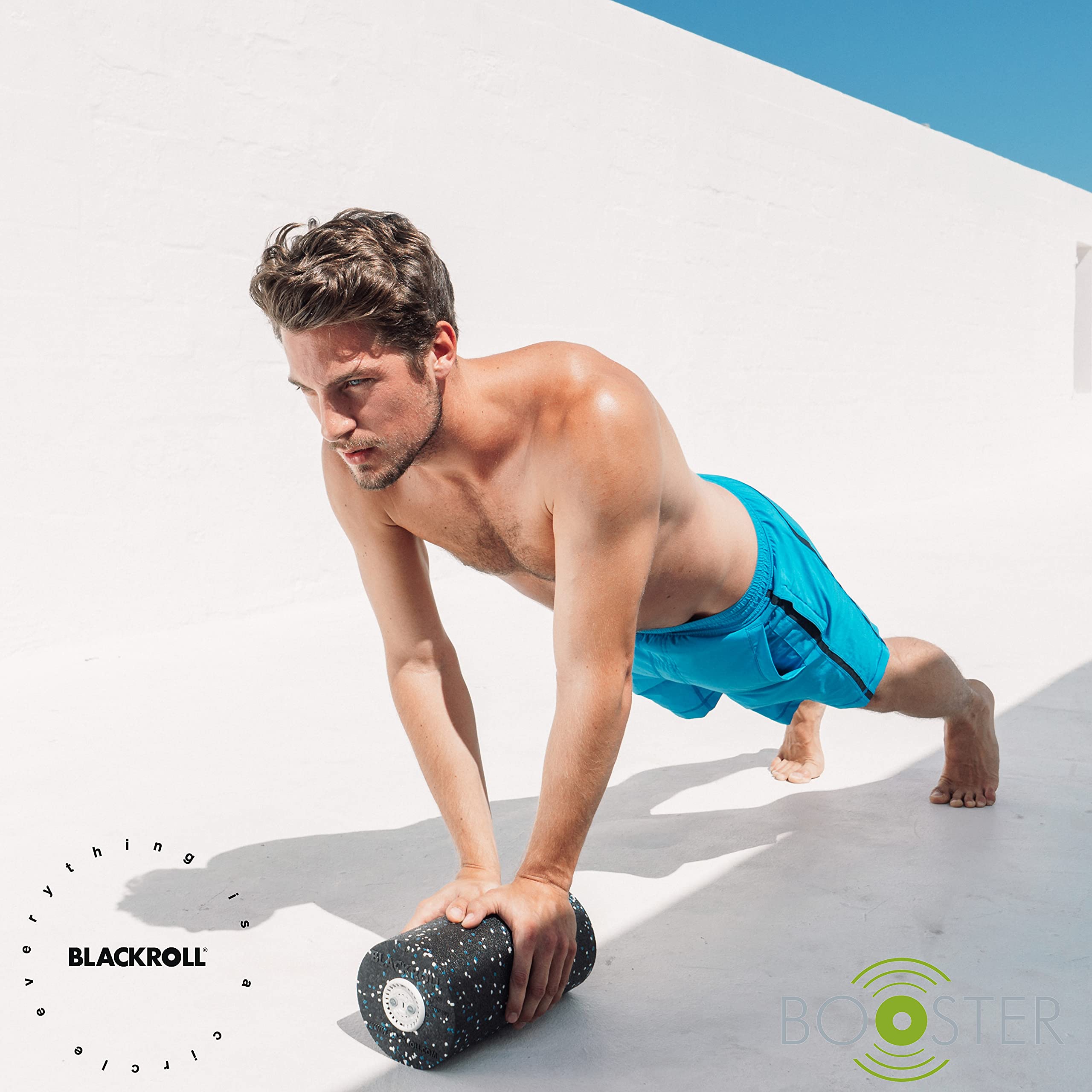 BLACKROLL BOOSTER SET STANDARD - das Original. Set mit Faszienrolle (Härtegrad mittel) in schwarz. Effektive Tiefenmassage durch Vibration mit stufenloser Intensitätssteuerung