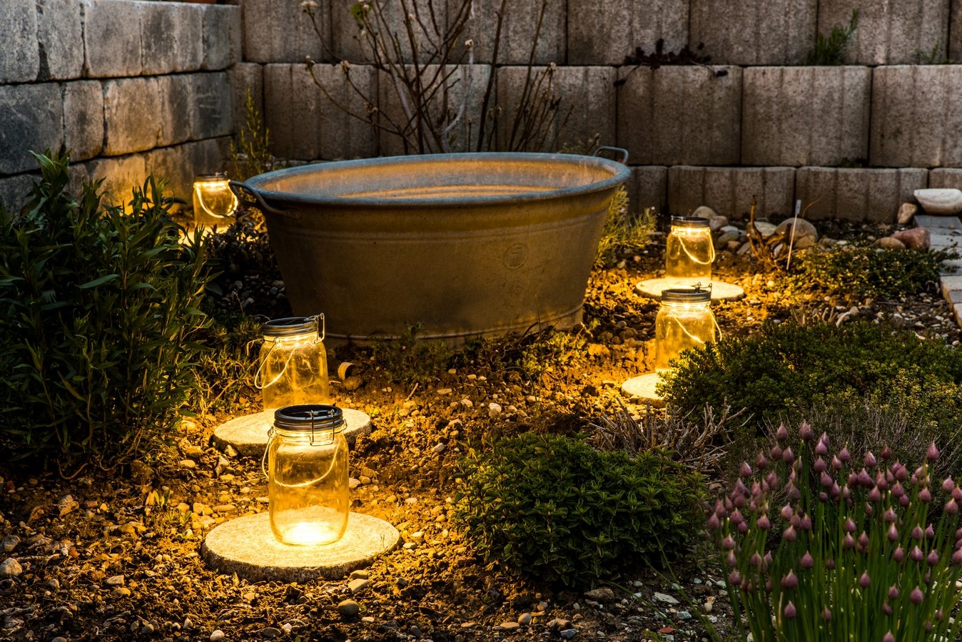 Das saubere Licht – Solarglas von Southlake welches als Solarlampe/Laterne/Solar Sun Jar/Garten-lampe für Balkon oder Garten genutzt wird. Alternative für gewöhnliche Solarleuchte