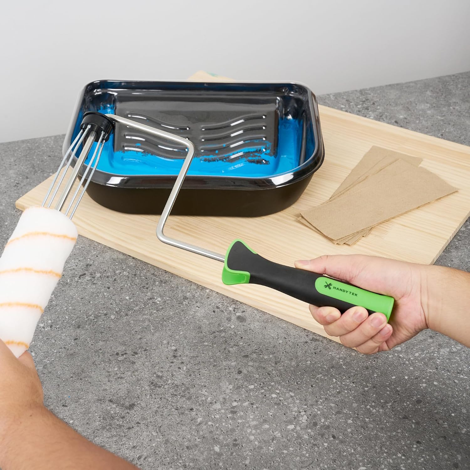 Restaurantware Paint Roller Frame 9 Inch 5-Wire Cage 6 Roller Frames Heavy Duty Soft Grip Handle Threaded for Extension Poles Coating Supplies for House Painting, Walls, Ceilings, Floors, and Decks