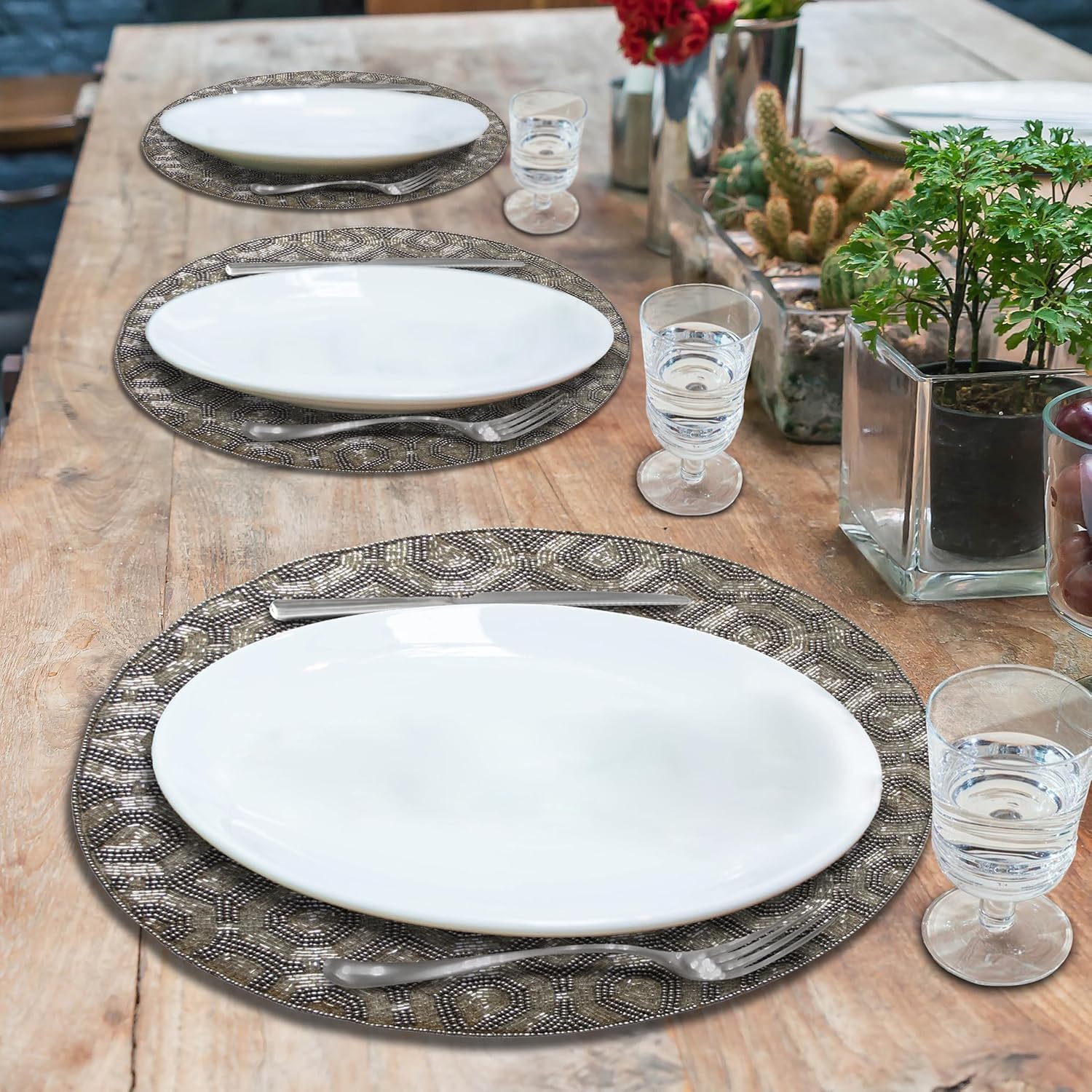 Decozen Round Placemats, Set of 4 - Charger Plates Beaded Table Mats 14 Inches Heat Resistant Mat, Farmhouse, Kitchen, Wedding, Mothers Day Decorations, Spring, Home Decor Placemat Silver Gray