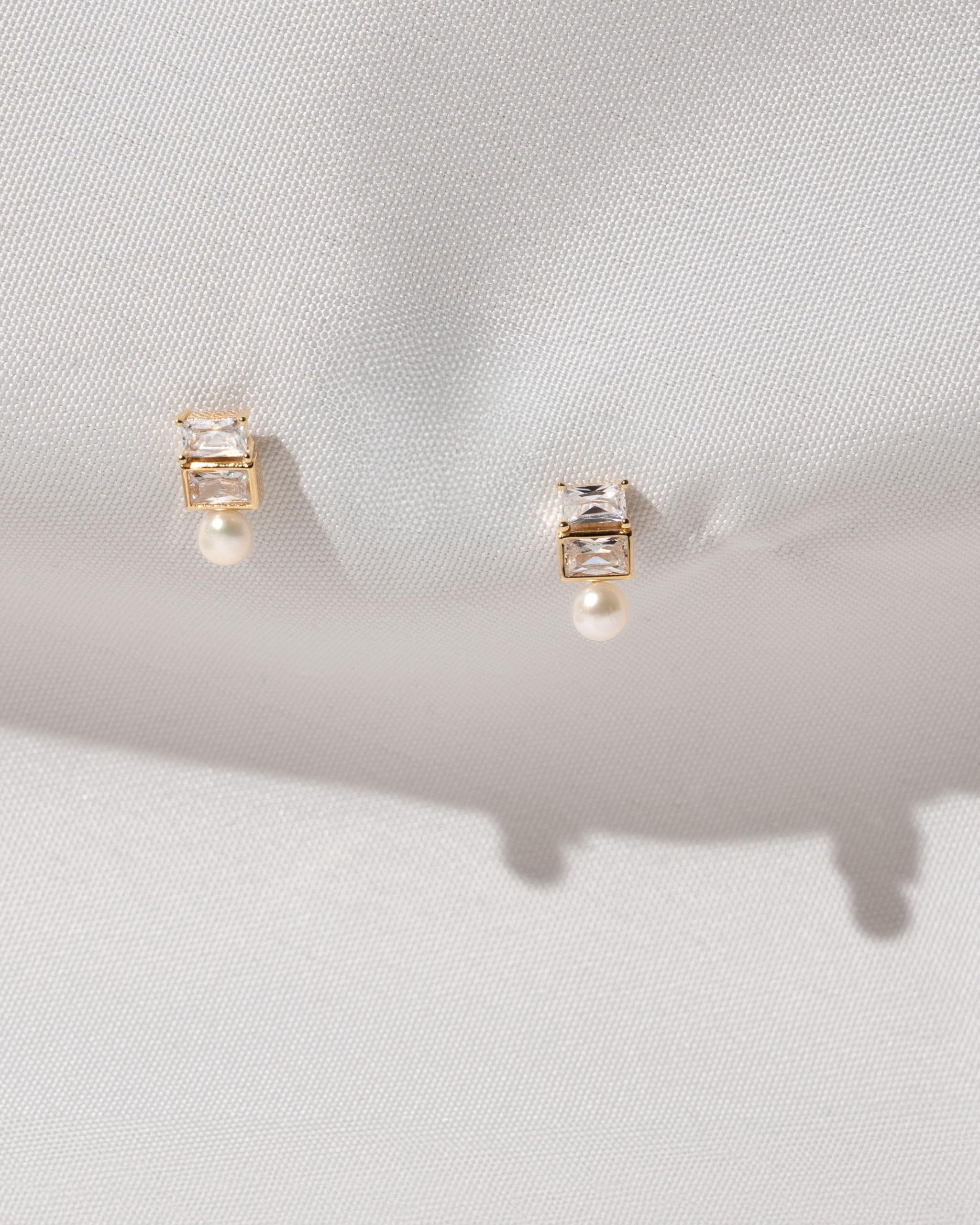 Orecchini da Donna di Perle Coltivate d'Acqua Dolce Bianche Collezione Youniq SECRET & YOU - Orecchini in Argento Sterling 925 - Placcati in oro 18K o in Rodio.