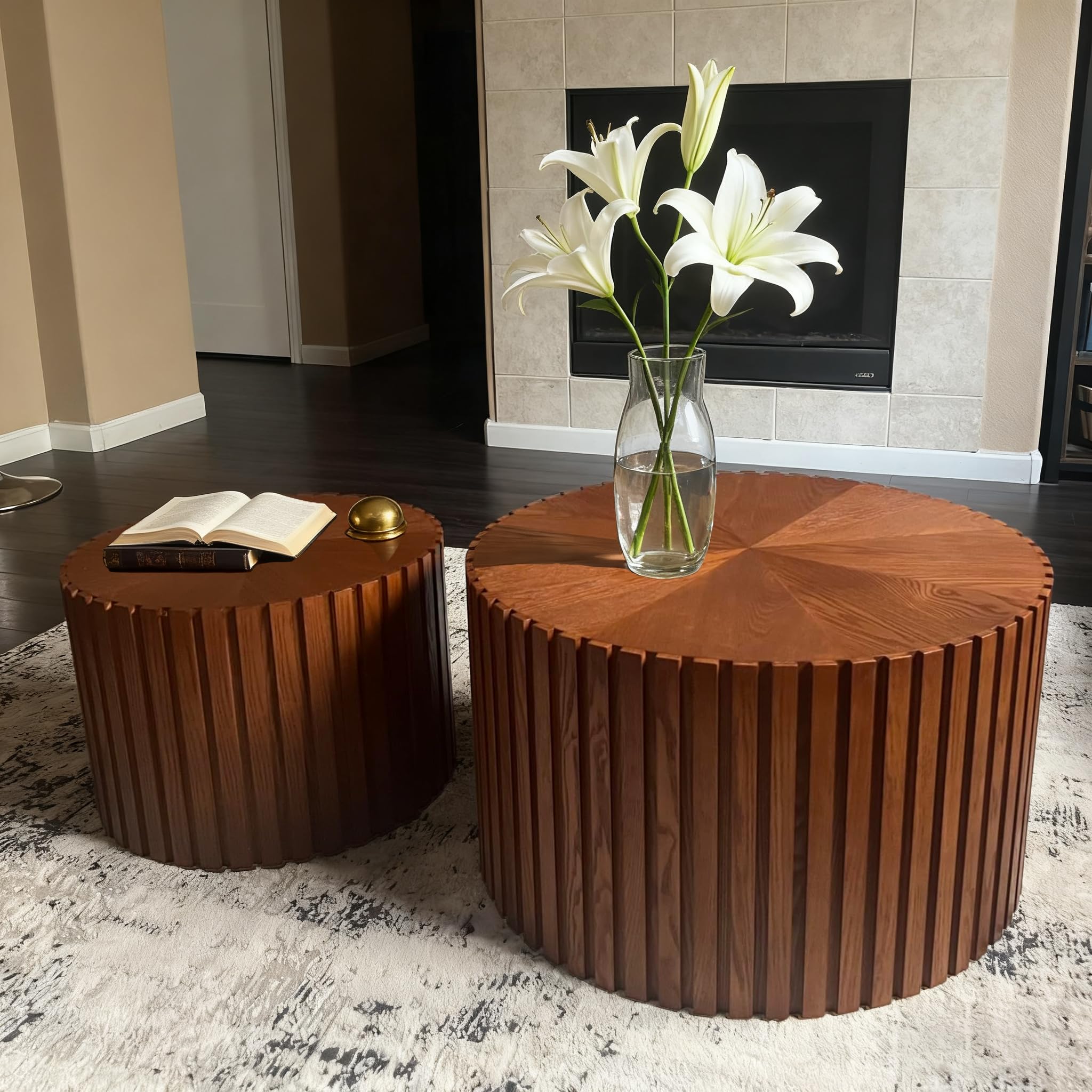 Round Nesting Coffee Table Modern Walnut Fluted Coffee Table Set of 2 Stripe Round Coffee Table Circle Drum Coffee Tables for Living Room (Walnut