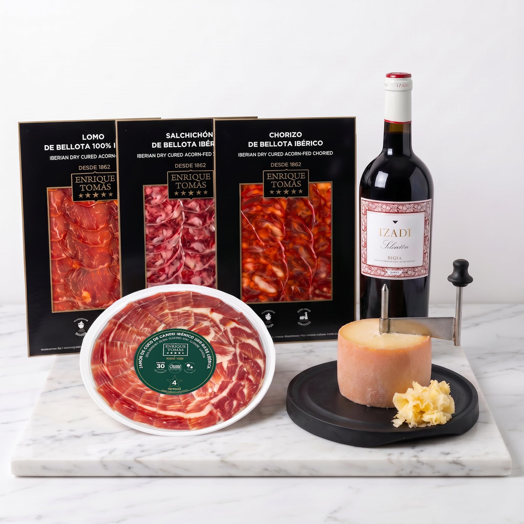 ENRIQUE TOMÁS - Pack Disfrutar Selección: Plato de Jamón de Cebo de Campo 50% raza ibérica + Lomo + Salchichón + Chorizo de Bellota + Queso Tête de Moine y Vino Tinto Izadi