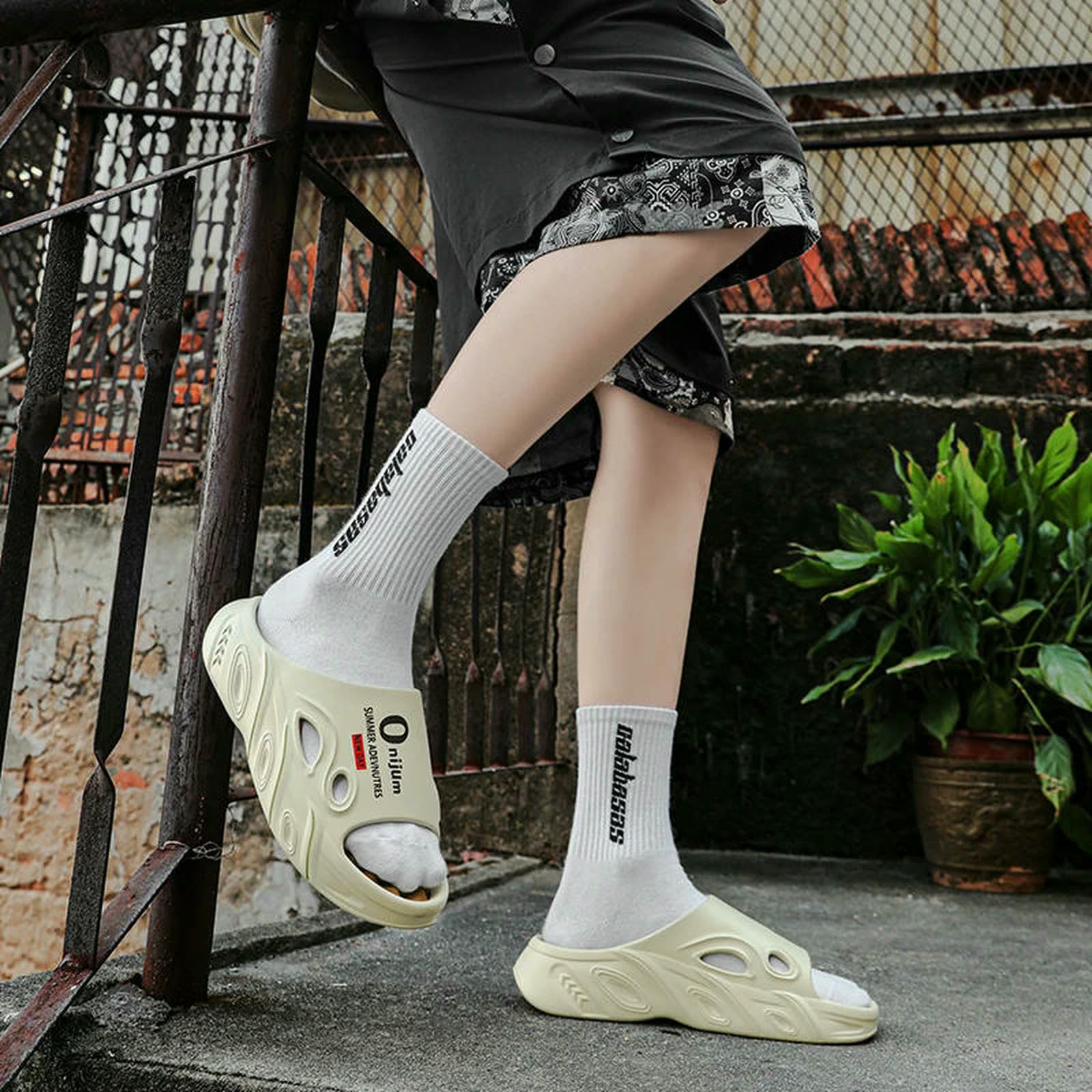 Ciabatte Uomo Pantofole da Massaggio Estive Sandali Esterno per Interni Scarpe Casual Spiaggia Scivoli Comodi Infradito Donna Uomo-Nero Grigio-44-45