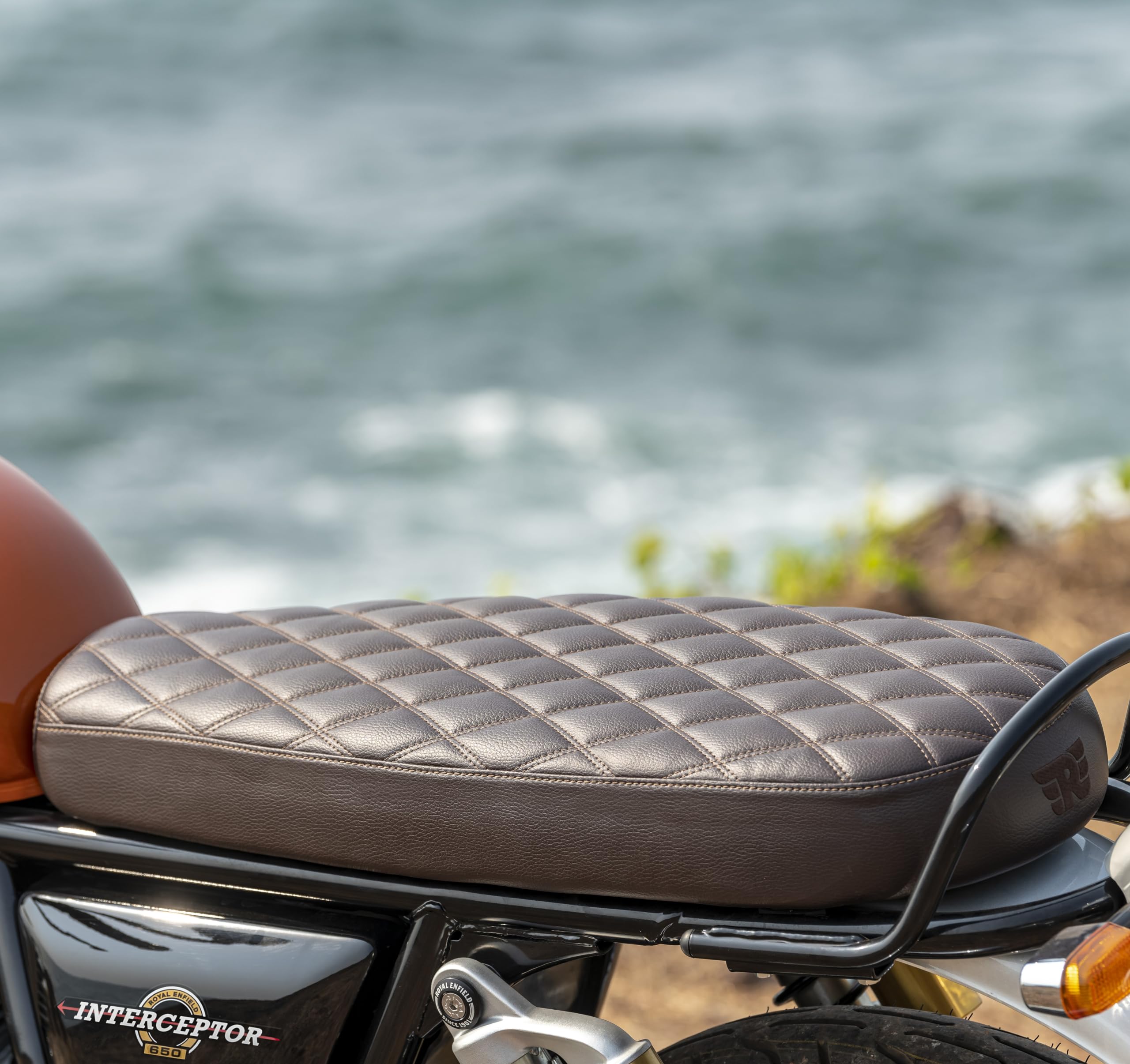 Royal Enfield Sella Interceptor 650 Slim Marrone per Motocicletta