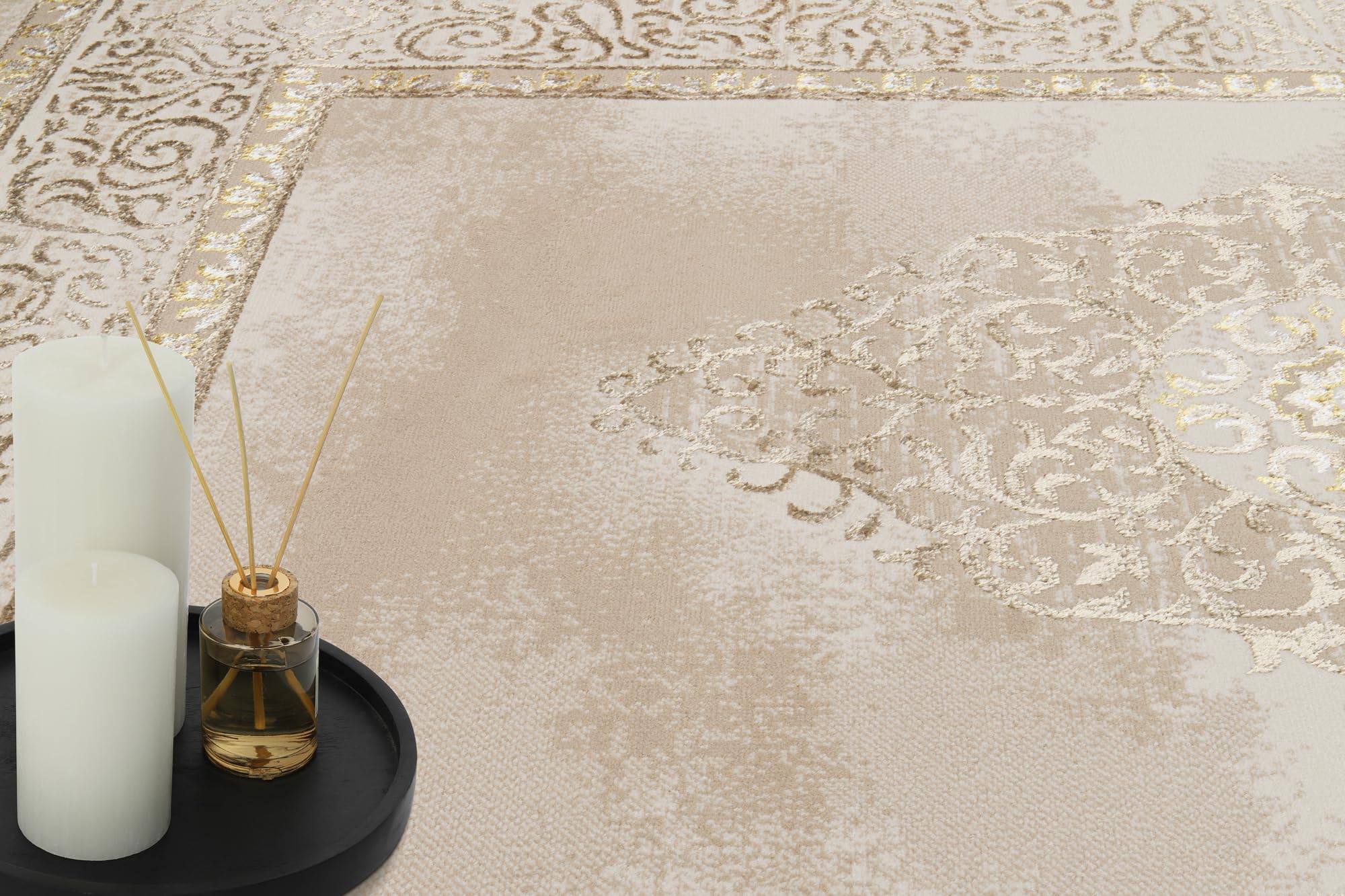 TAPISO Ares Tapis Poils Courts Traditionnel Or Marron Beige Ornamental Médaillon Bordure Effet 3D Brillant Doux Tapis Salon Chambre Oeko-TEX Résistant 200 x 300 cm