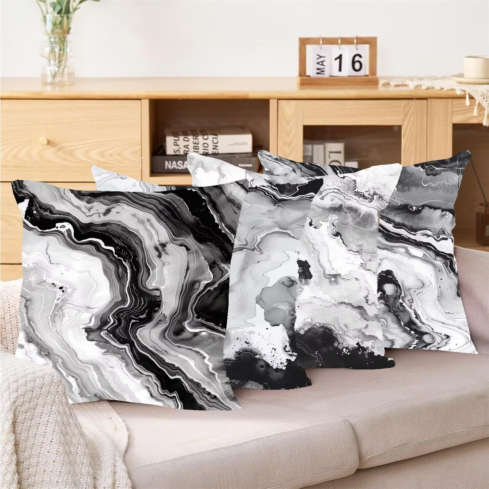 Cuscini Bianco E Nero 4 Confezioni, Fodere Cuscini 55x55cm Marmo Decorazione in Lino Super Morbido Federa Cuscino Dotato di Cerniera Invisibile per la Divano Camera da Letto Esterno (Lino) A-216