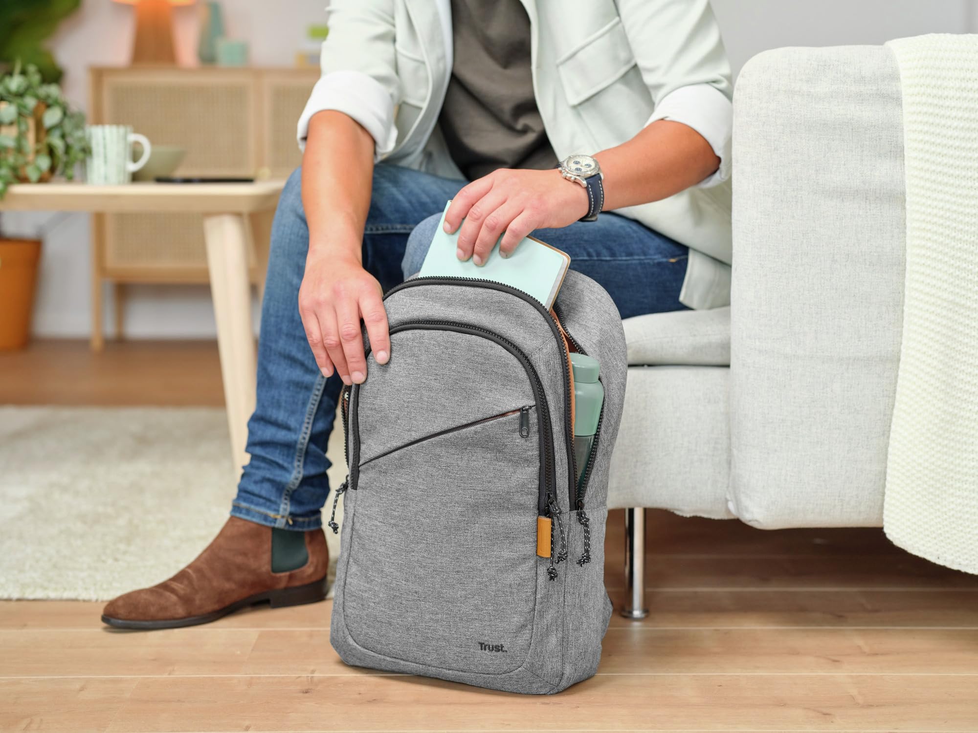 Trust Avana Sac à Dos pour Ordinateur Portable 16 Pouces, Sac a Dos Voyage 20 Litres à Partir de Plastique Recyclé, Backpack pour Femme Homme PC Loisir Collège Affaire Travail - Gris