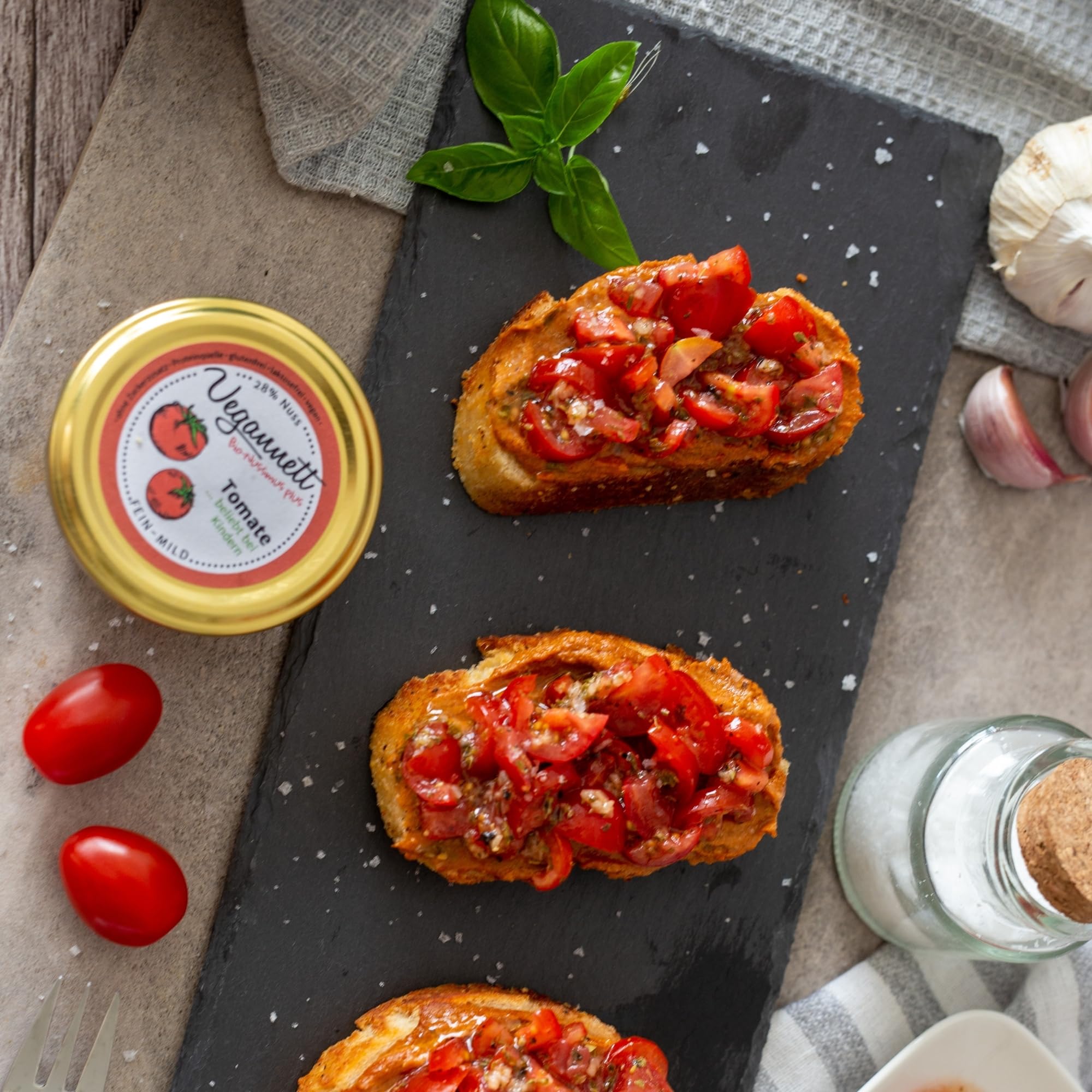VEGANNETT Bio Brotaufstrich mit Cashew & Erdnuss (Tomate) 6 x 135 g | Handwerklich hergestellter Aufstrich mit regionalem Gemüse und exotischen Gewürzen | Herzhaft, vegan & ohne Zusatzstoffe