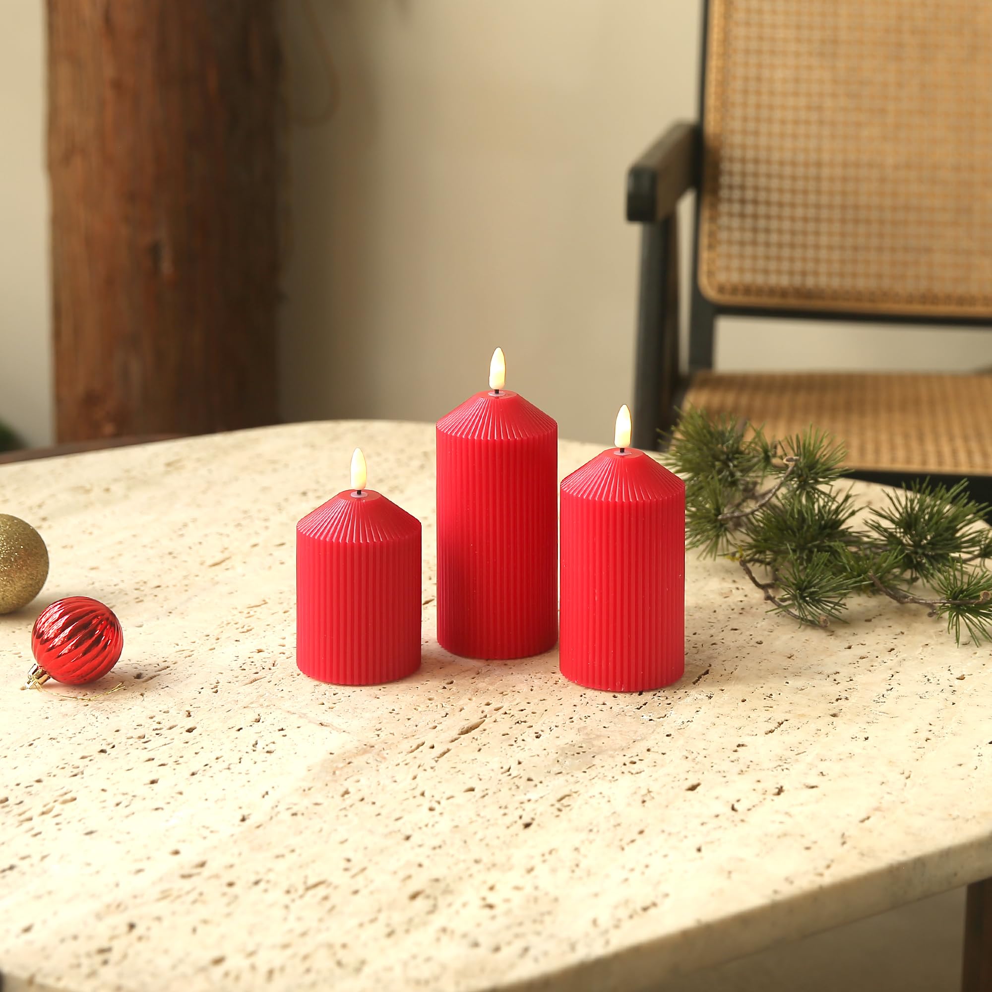 LUSHARBOR Candele senza fiamma con telecomando, a batteria, in vera cera, a LED, con timer, fiamma tremolante, per matrimoni, feste in casa, set da 3, colore: rosso