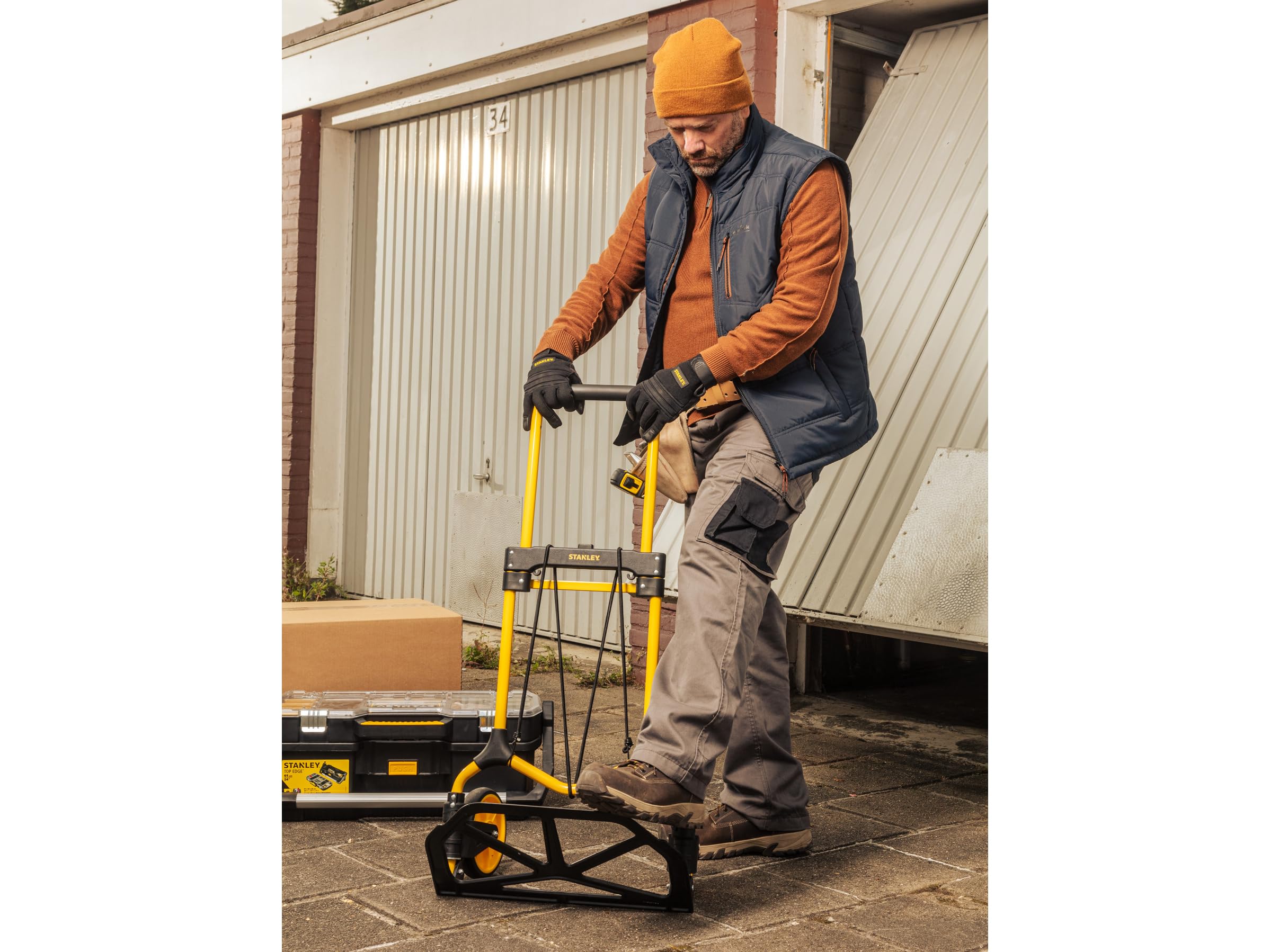 Stanley Faltbarer Sackkarre FT582 - Tragfähigkeit bis zu 90KG - Transportwagen - 50 x 45 x 98 cm - Leichtes Aluminium - Schwarz/Gelb