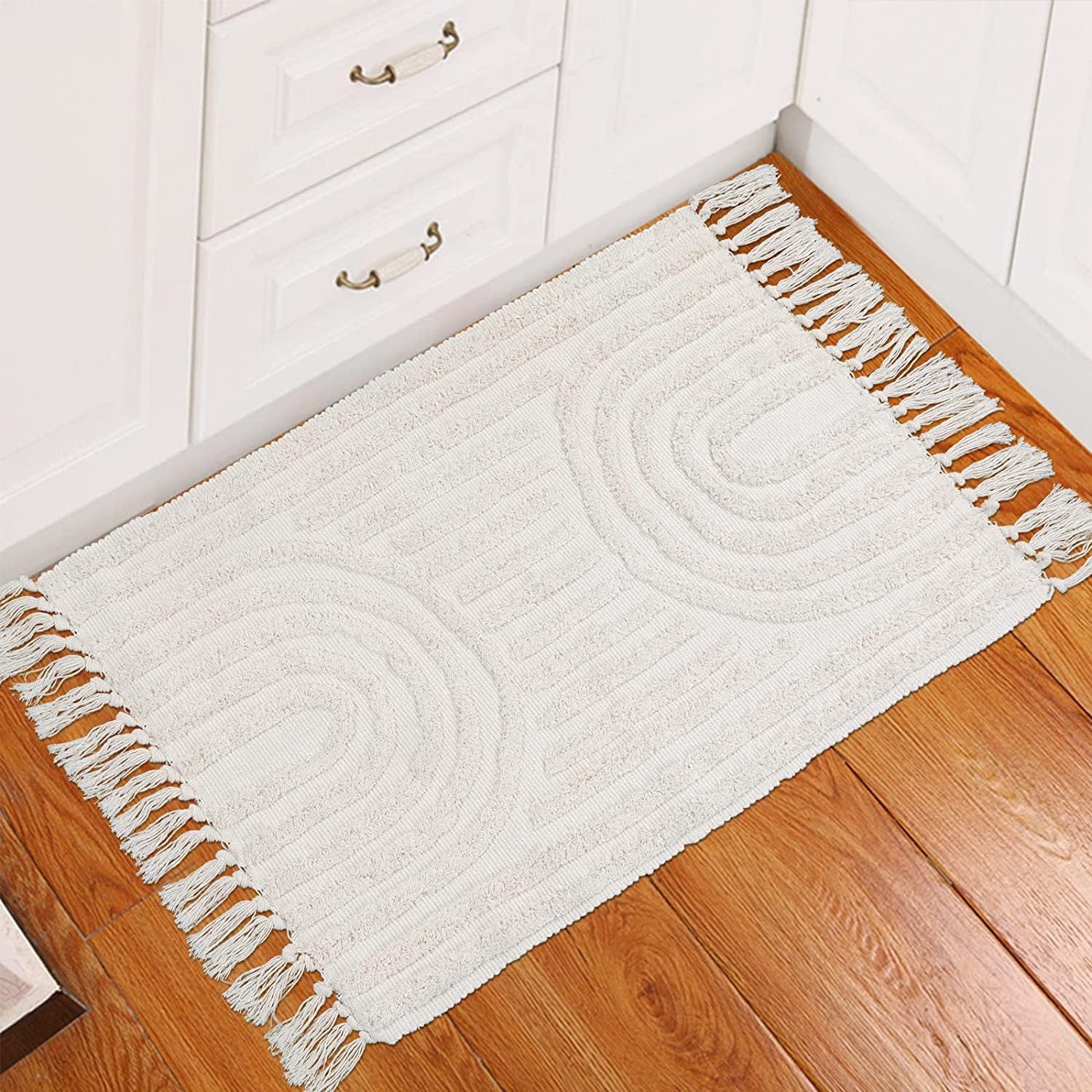 Boho Bath Mat Cotton Bathroom Rug Tassels Soft Woven 24x37 Washable Absorbent