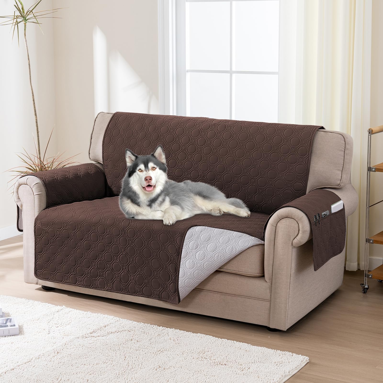 BellaHills Copridivano Grande 2 Posti Con Braccioli, 100% Impermeabile Copri Divano Antigraffio Gatto, Copripoltrona Antimacchia Lavabile Antiscivolo Con Tasche Laterali, Seduta 140cm, Marrone