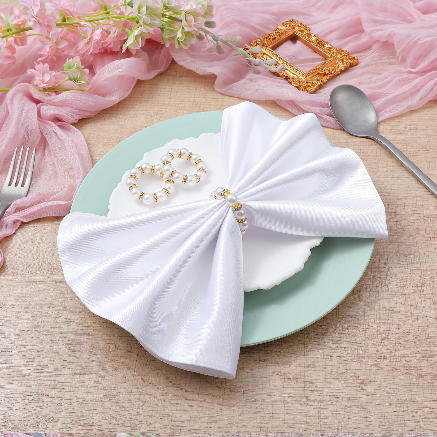 100Pcs Pearl Napkin Rings Imitation Pearl Ring Napkin Holder Delicate Gold Beaded Serviette Buckles for Wedding Christmas Dinner Banquet Decor Party Table Settings