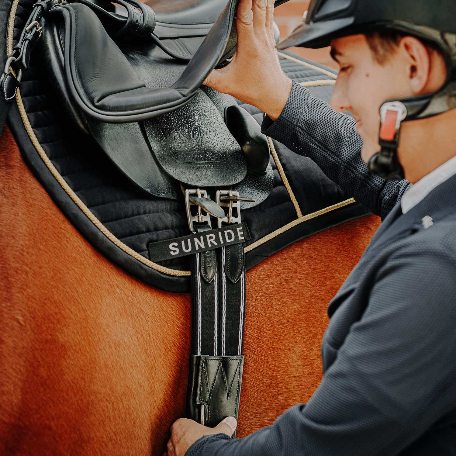 SUNRIDE Sottopancia in vera pelle per cavalli (Hickstead), con anello a D (3x) e moschettone per redini ausiliarie (120 cm, marrone)