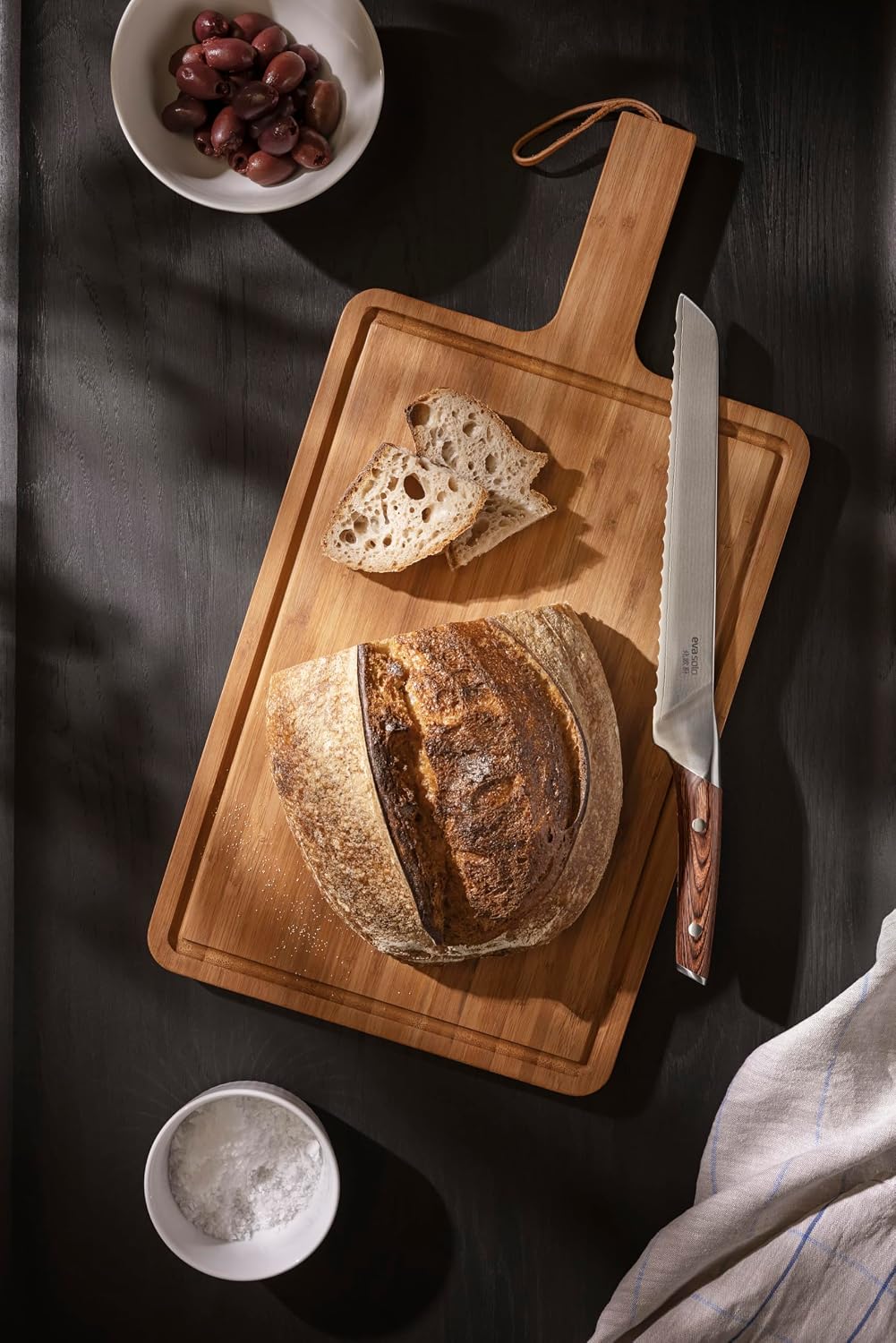 Eva Solo | Bread knife 24 cm | Easily cuts through breads with a crunchy exterior and soft interior | Pakka wood