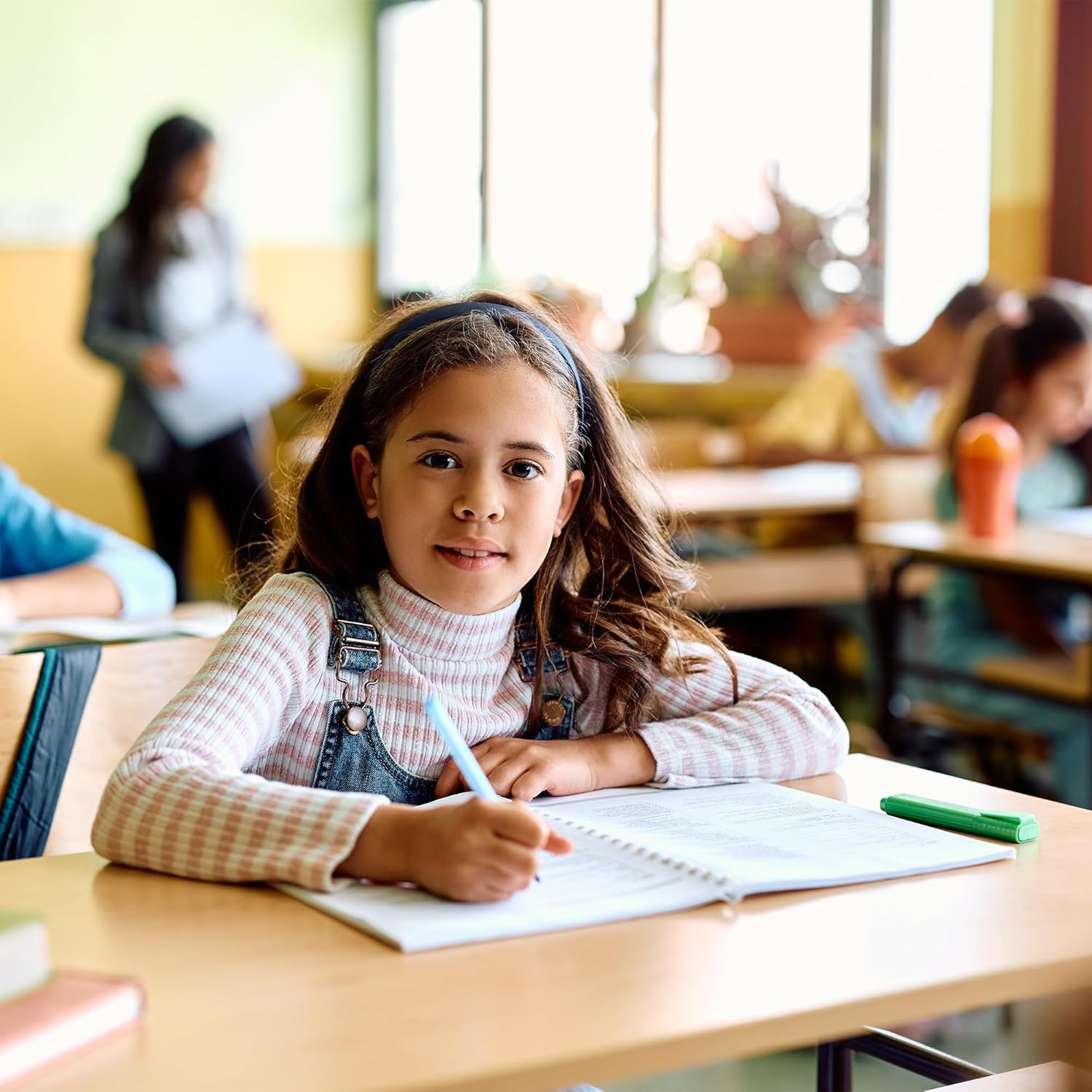 Trail maker (20 Pack) Bulk 5 Subject Notebooks College Ruled | 5 Subject Spiral Notebooks Bulk for School Kids, Students, Offices with Dividers