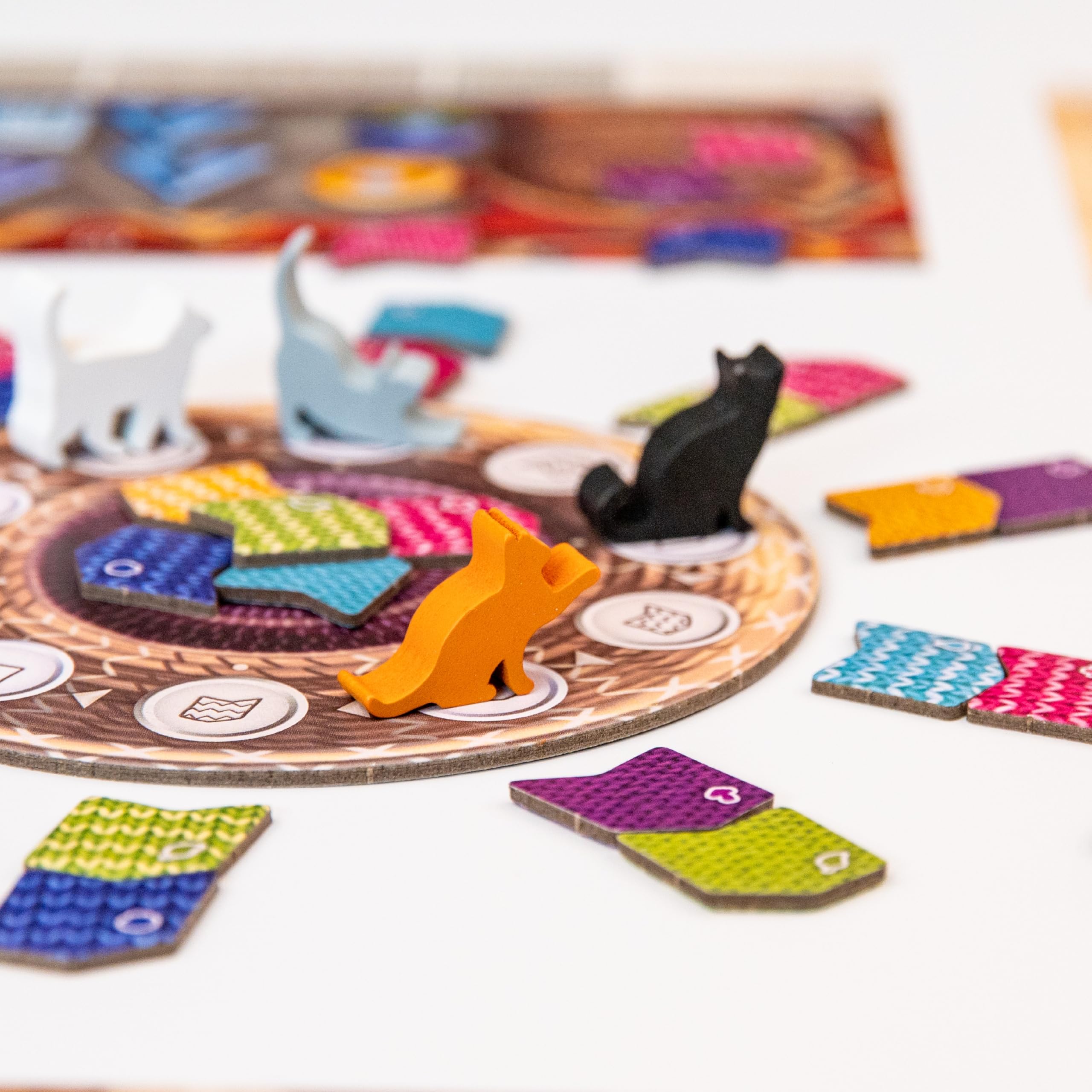 Alderac Ent. | Knitting Circle | Gra Kafelkowa Logiczna Z Włóczką Kotami I Kartami Wzorów | 1 Do 4 Graczy | 30 Do 45 Minut
