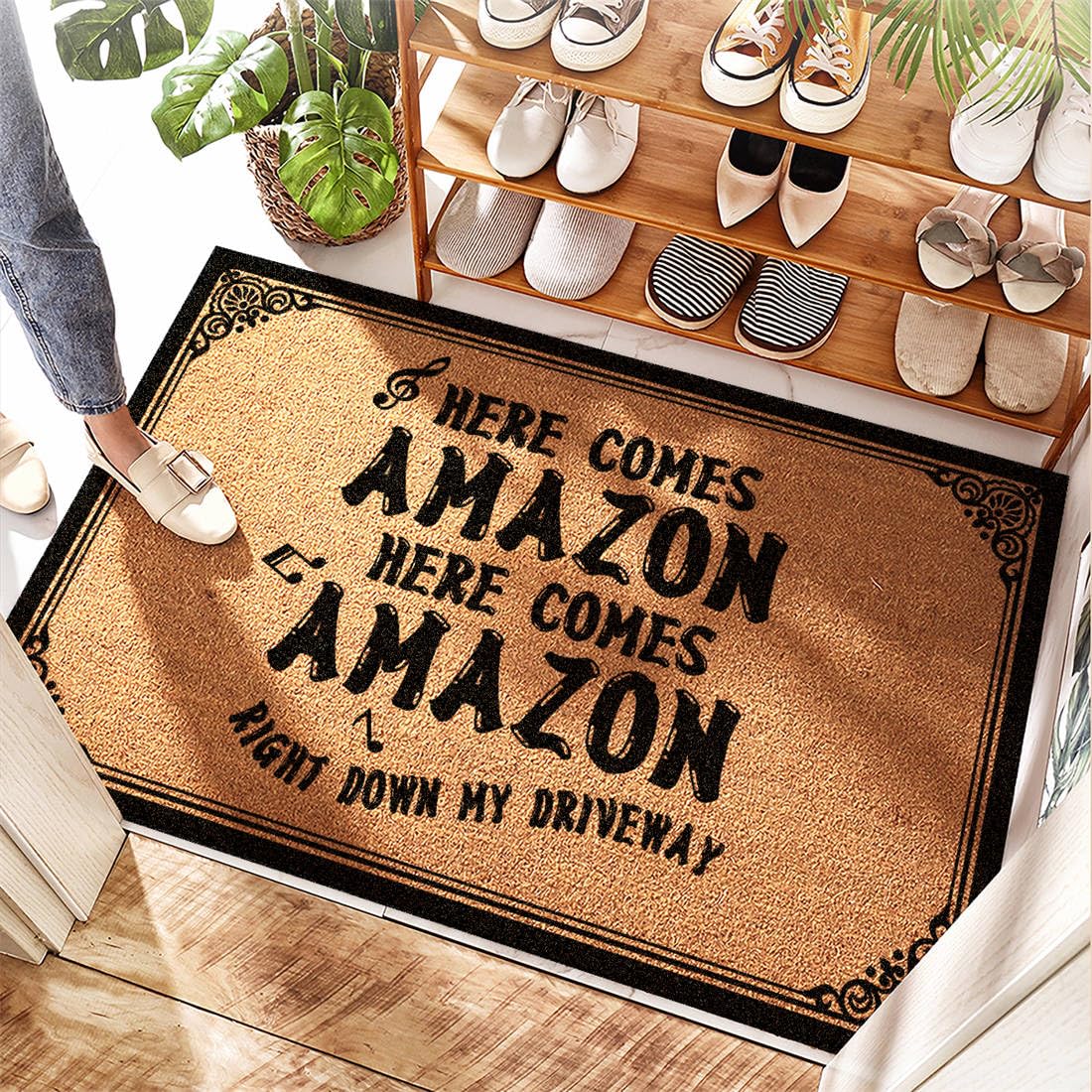Paillasson personnalisé Here Comes Amazon pour garder une entrée propre et sèche sans effort