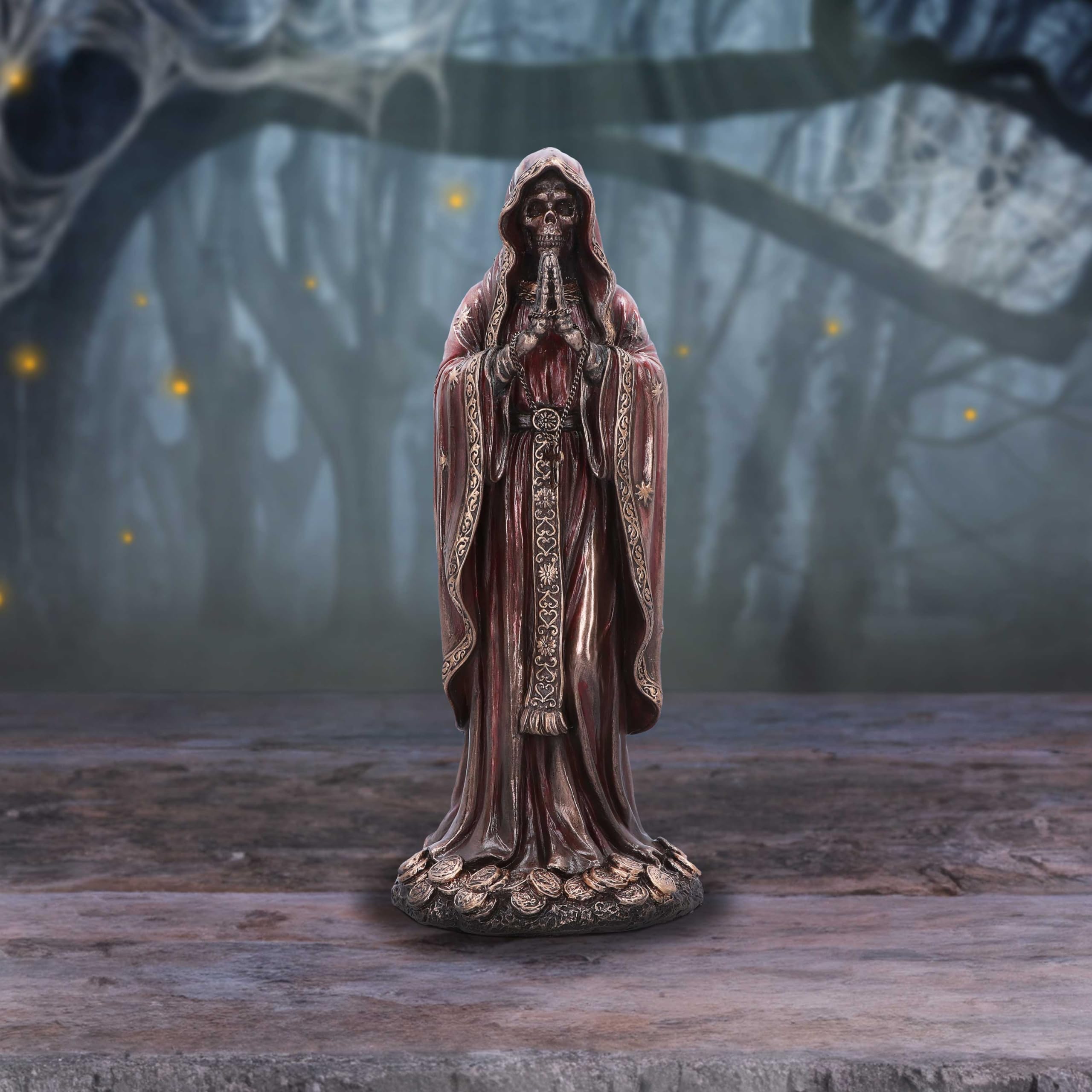 Nemesis Now Santisima Muerte - Statuetta in resina, 19 cm, rosso/bronzo, raffigurante il santo della morte in preghiera, in resina di alta qualità, sapientemente dipinta a mano