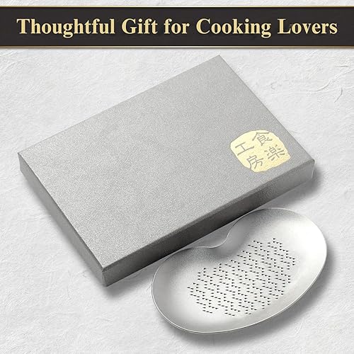 Miniatura 7 de Rallador japonés de titanio, fabricado en Japón, placa de rejilla fina de 3.4 pulgadas para ajo, jengibre y wasabi, herramienta de cocina compacta
