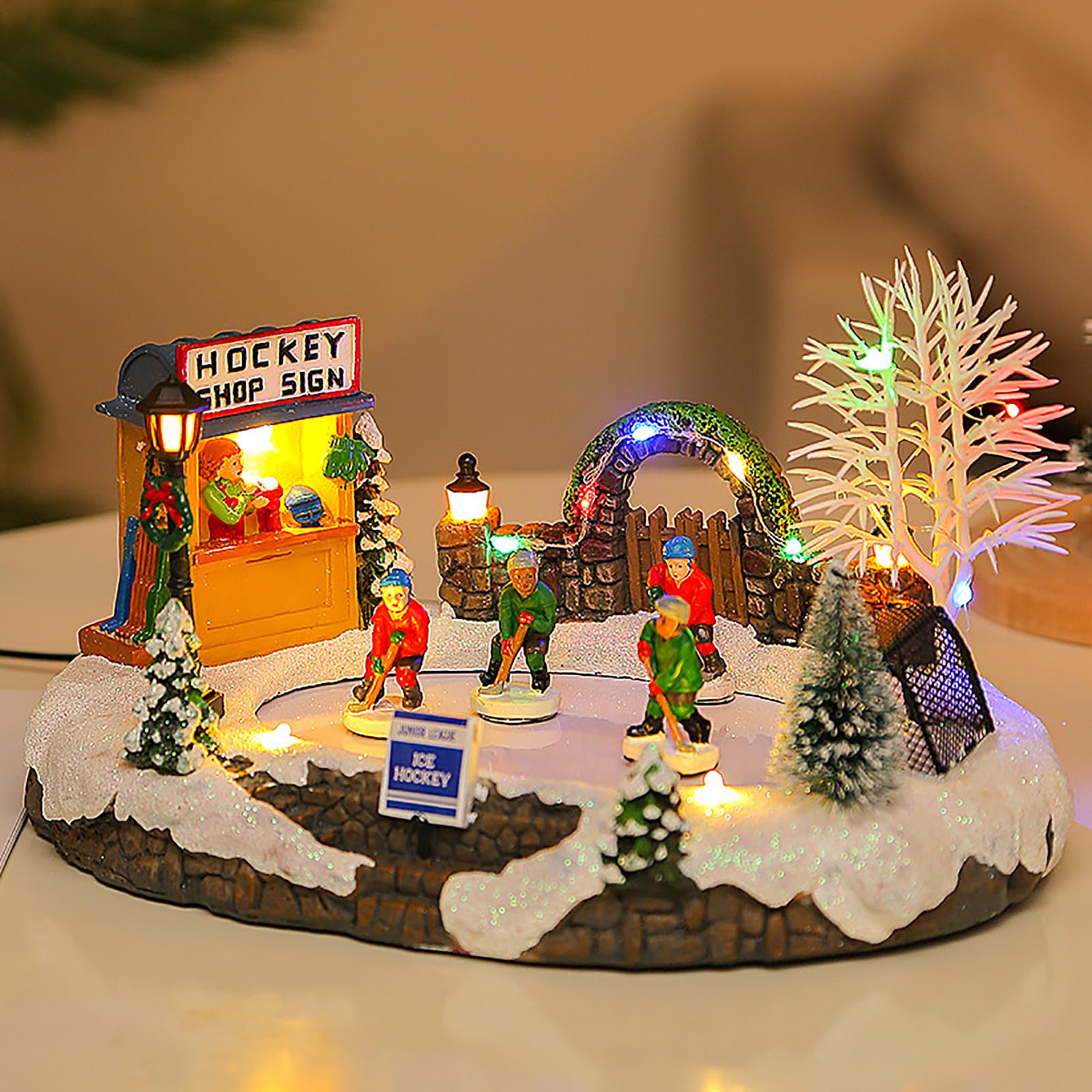 Casa De Nieve con Iluminación Navideña, Pueblo De Nieve Navideño con Estanque De Patinaje Y 4 Patinadores En Movimiento, Música Navideña Clásica, para Decoraciones Navideñas, Exhibición