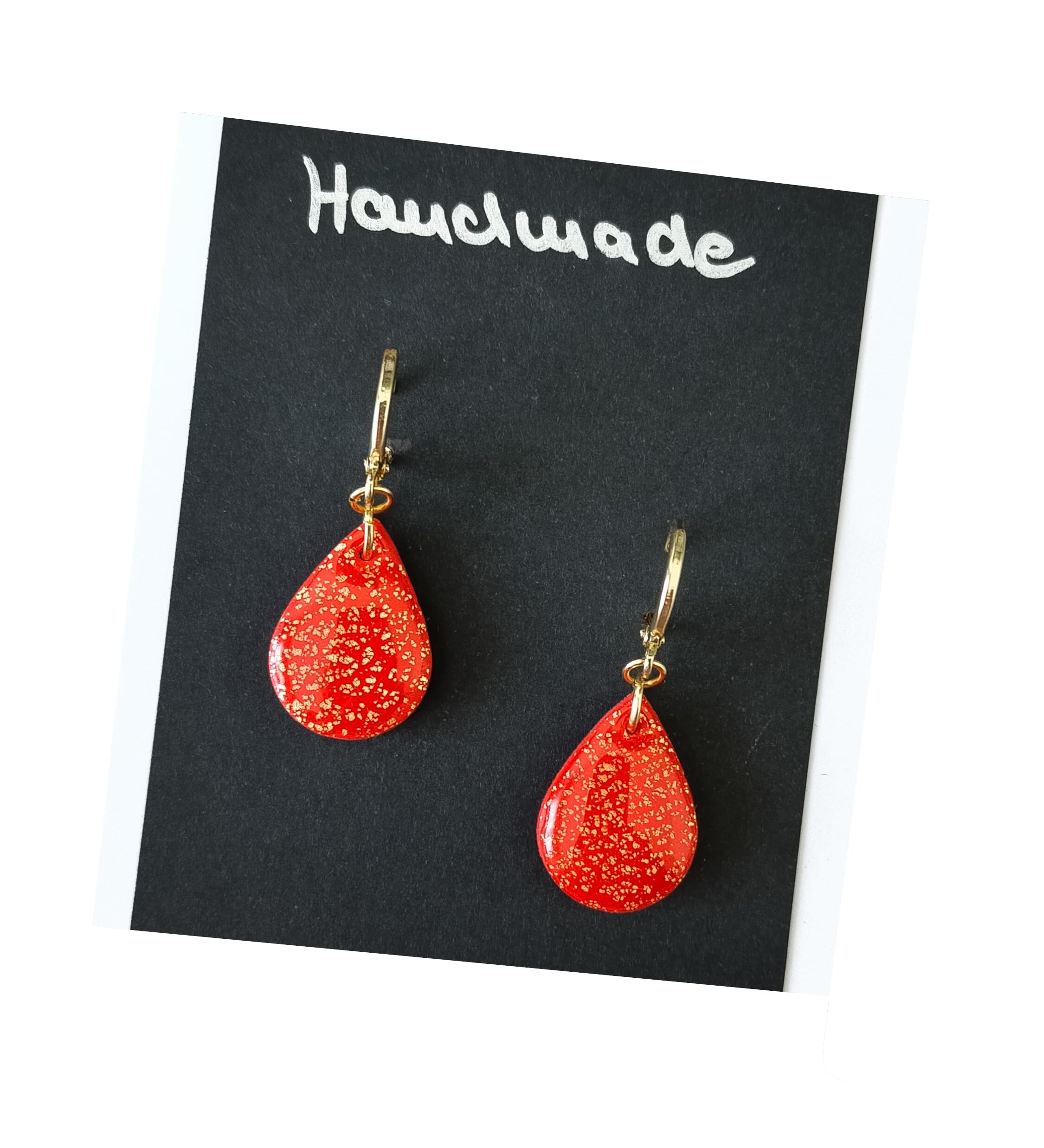 Handmade Pendientes rojos en forma de gota. Hechos a mano. Muy ligeros. Chapados en oro de 18 kilates. Ideal para regalo. Tamaño medio-corto.
