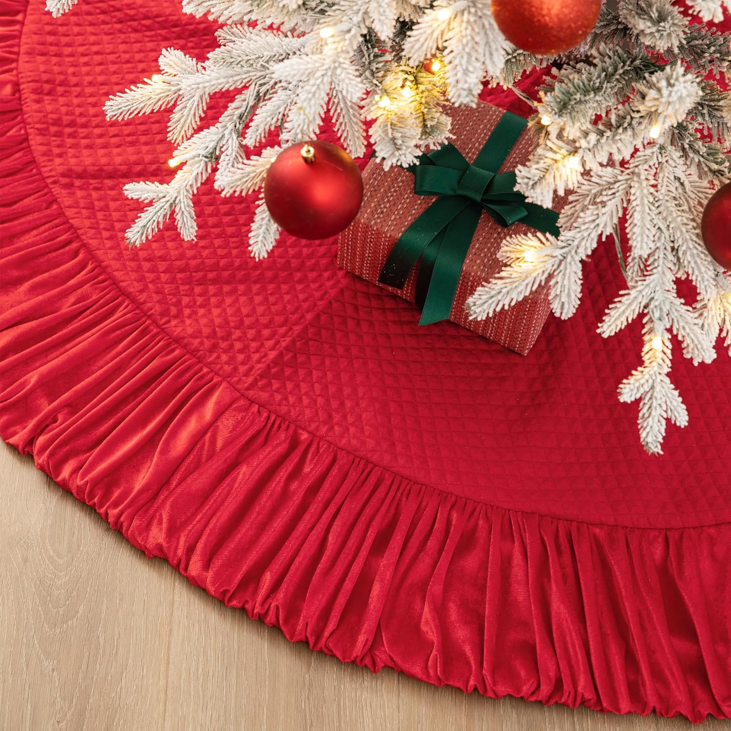 Glitzhome 72 Inch Oversized Christmas Tree Skirt, Luxury Plush Tree Base Cover for Holiday Tree Ornaments Christmas Party Home Decorations