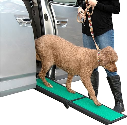 Vista 11 de Pet Gear SupertraX Rampas para perros y gatos, superficie de máxima tracción, portátil/fácil de plegar (no requiere herramientas), mango integrado