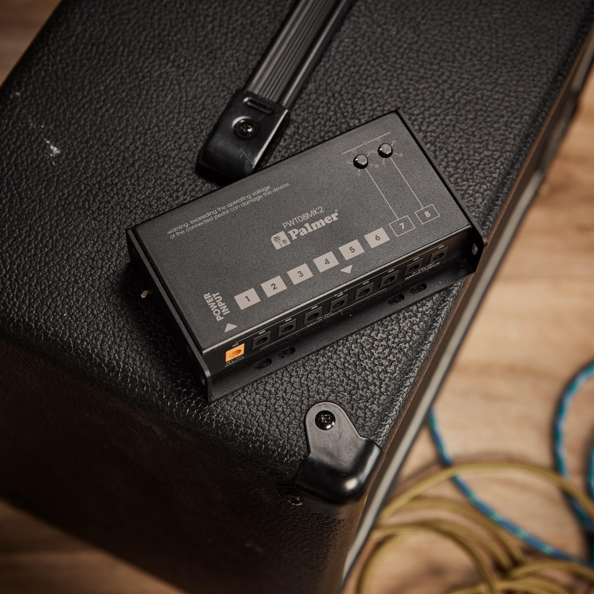 Palmer PWT 08 MK2 - Universelles Pedalboard Netzteil, 8 Ausgänge, schwarz