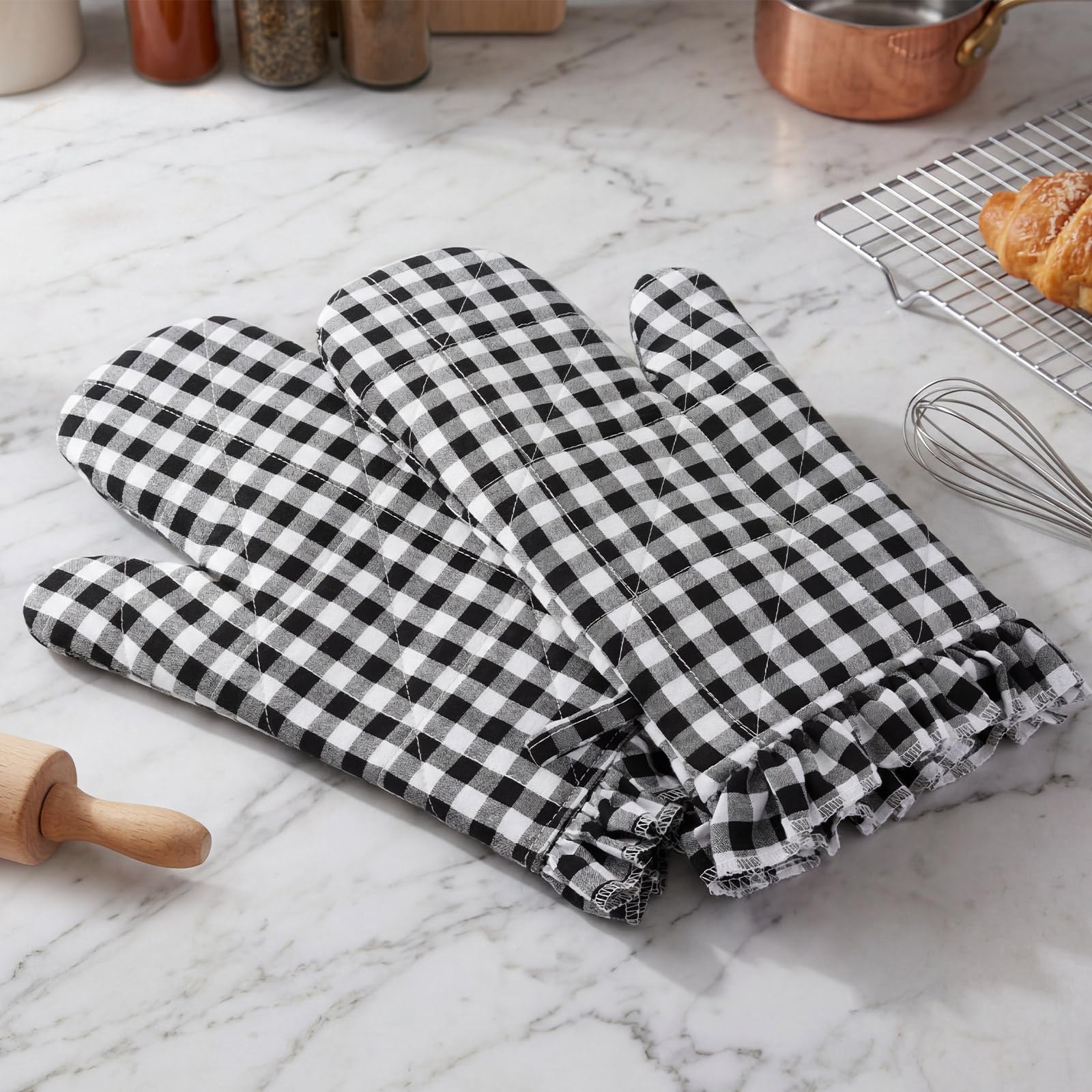 Twistover Juego de 2 guantes de horno a cuadros, guantes de cocina de algodón de 13.5 x 6.5 pulgadas, resistentes al calor, con ribete de volantes, guantes de cocina antideslizantes para cocina