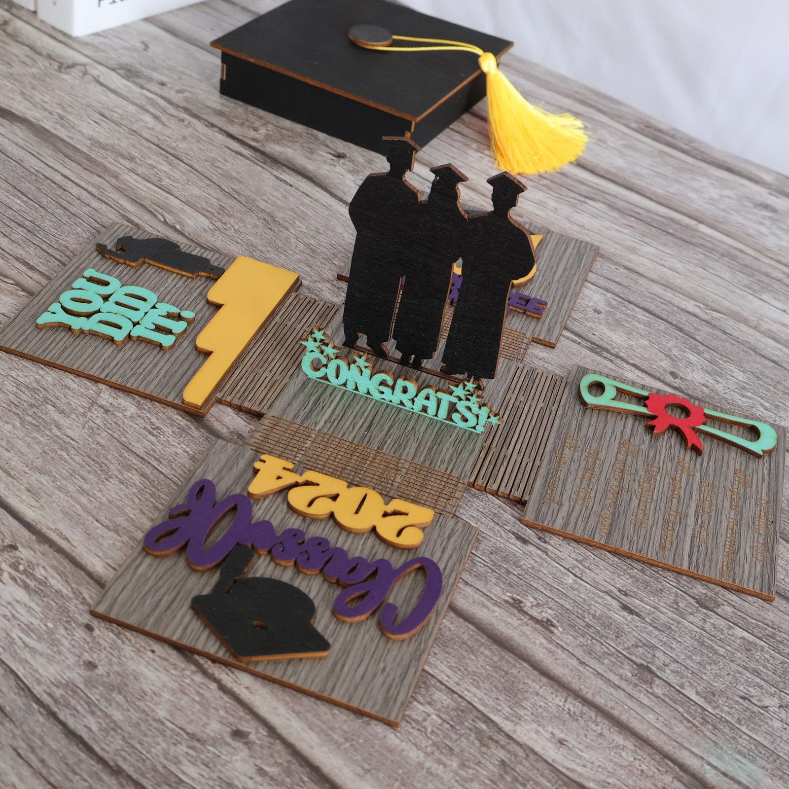 jiingekk Customizable Graduation Hat Box Present For Graduating Class Funny Desk Sign For Colleagues