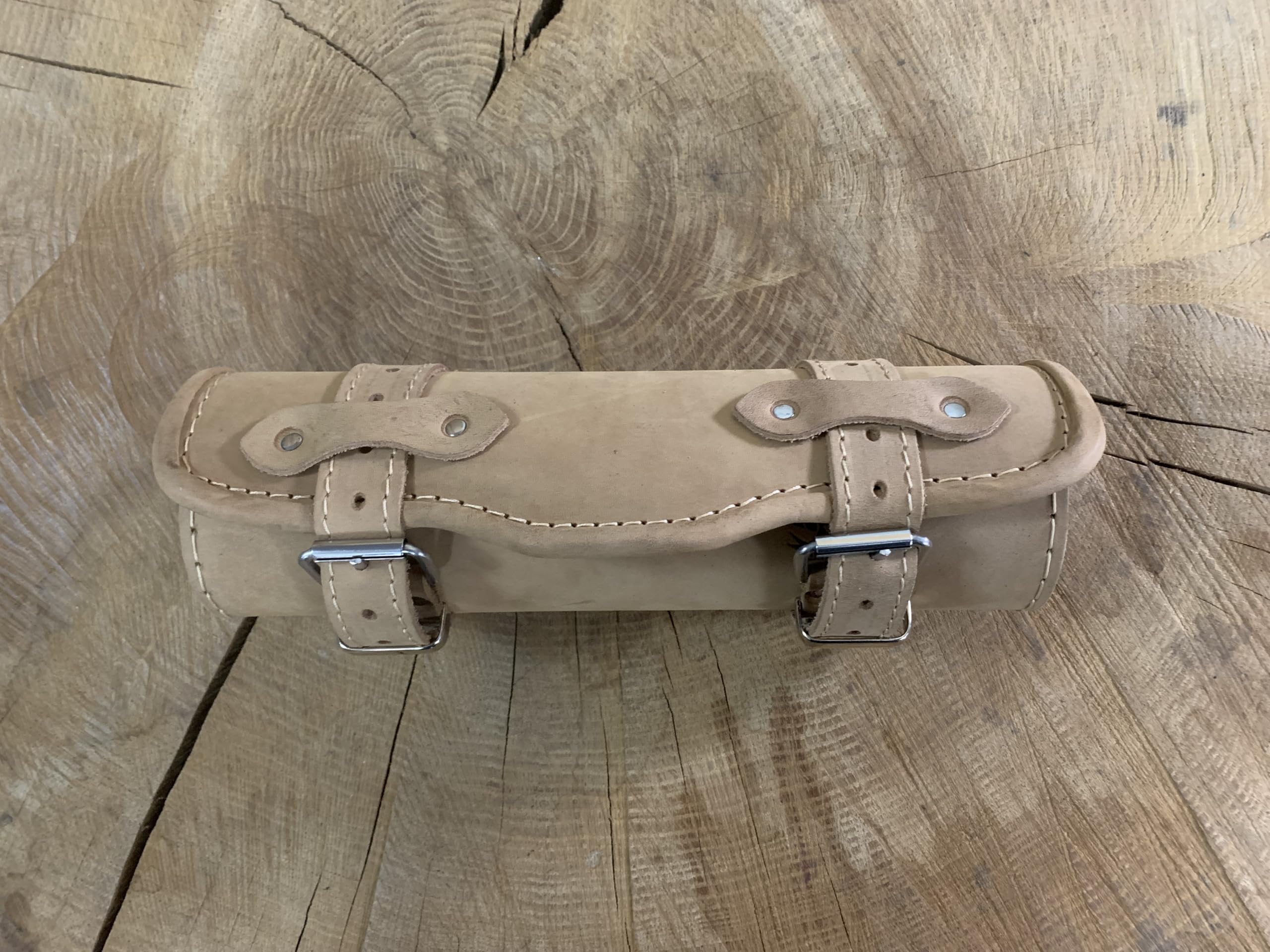 Lenkerrolle Hellbraun Light Brown Lederrolle Bugrolle Werkzeug kompatibel mit HD Harley Davidson Leder Motorrad Werkzeugtasche Schwinge Rolle