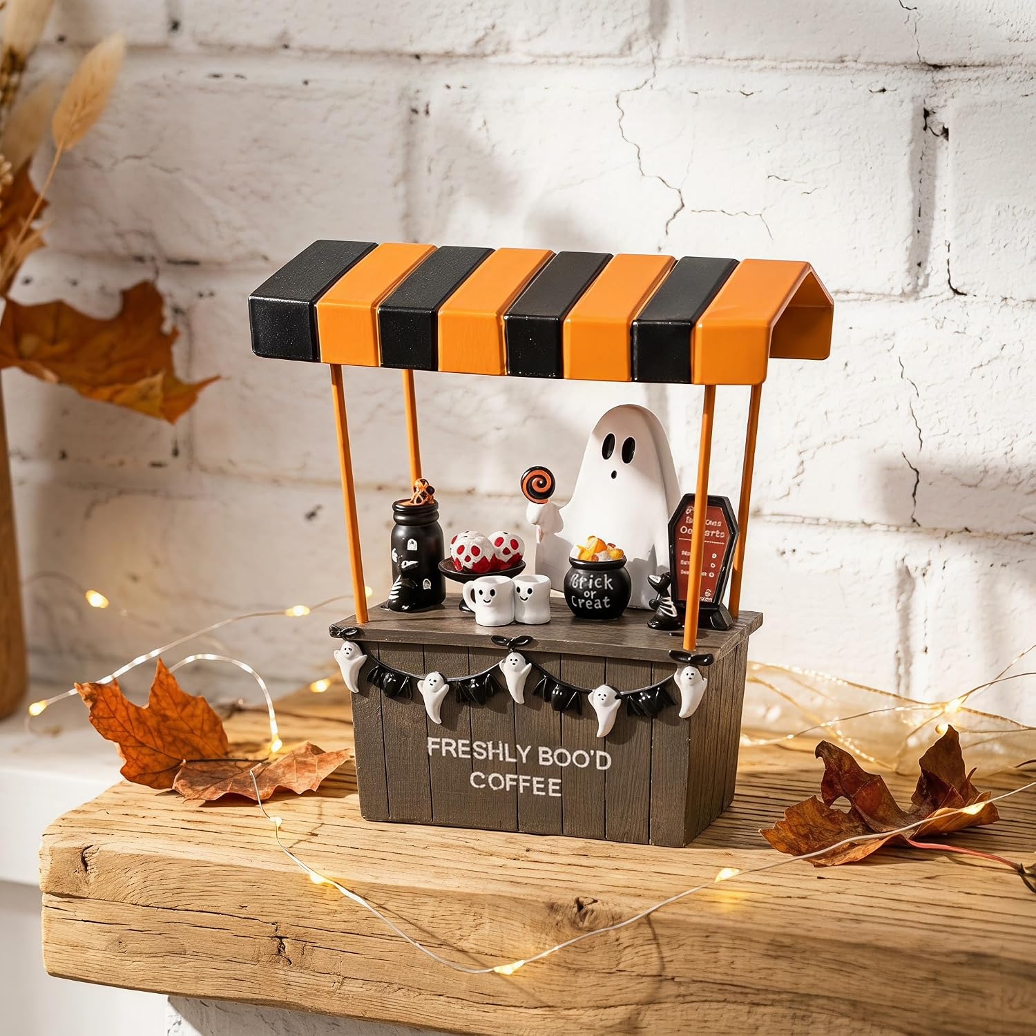 Halloween Ghost Coffee Stand Resin Figurine, Mini Ghost Market Stall with Striped Awning & Dessert Decor, Cute Ghost Banner Accent Tabletop Ornament for Coffee Bar, Mantel, Fall Display ，Type A