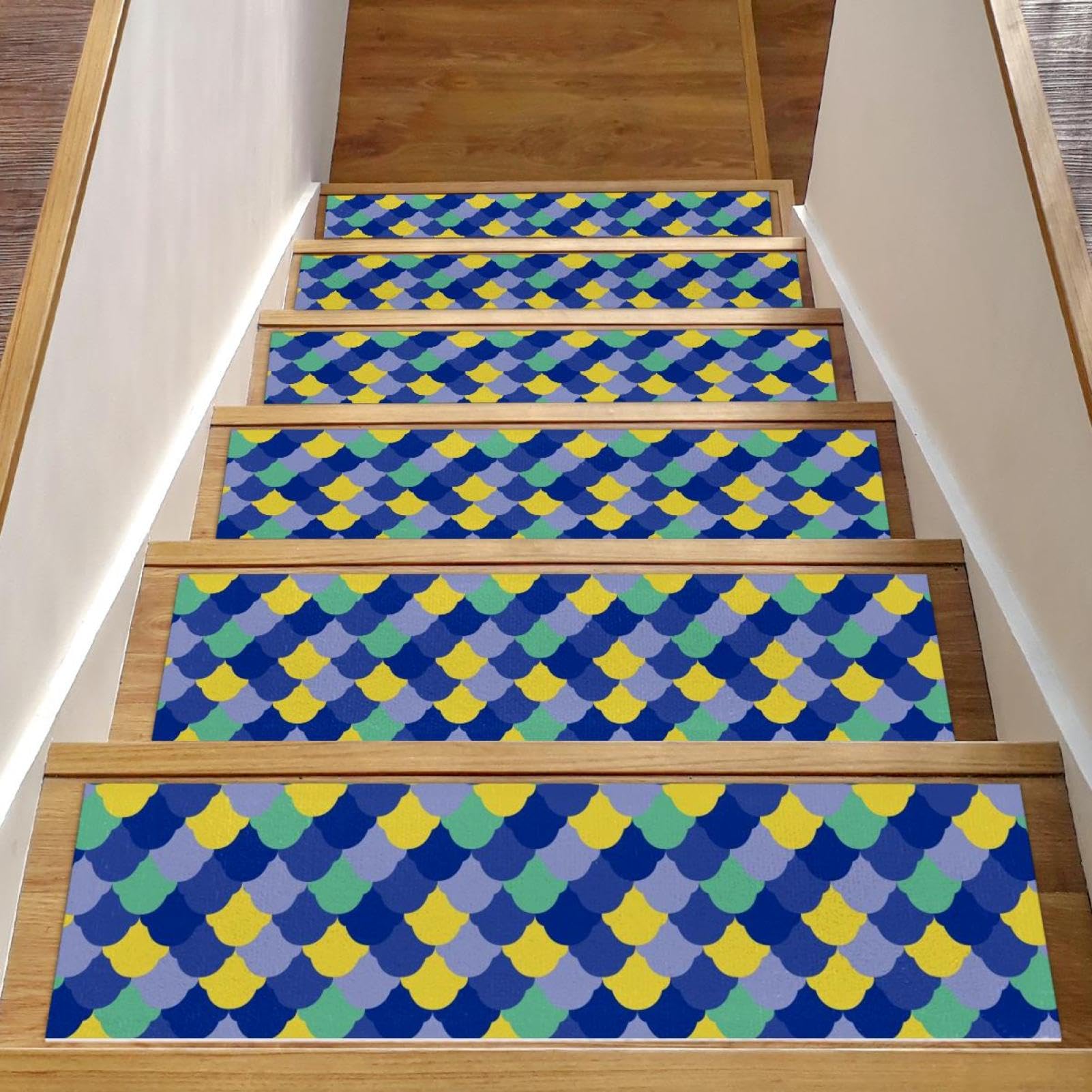 Peldaños de escalera alfombras antideslizantes con diseño escamas de pez