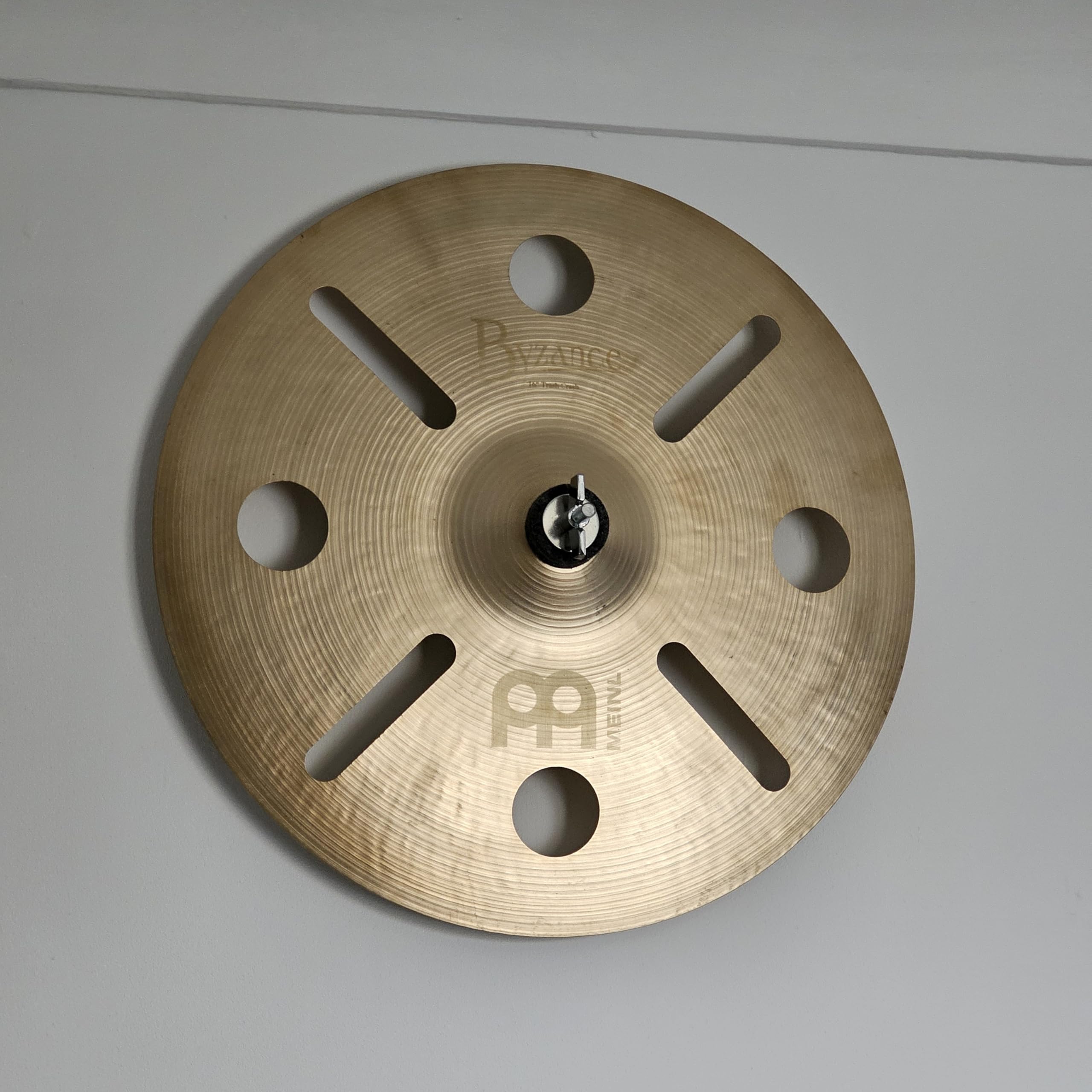 Soporte de pared para platillos