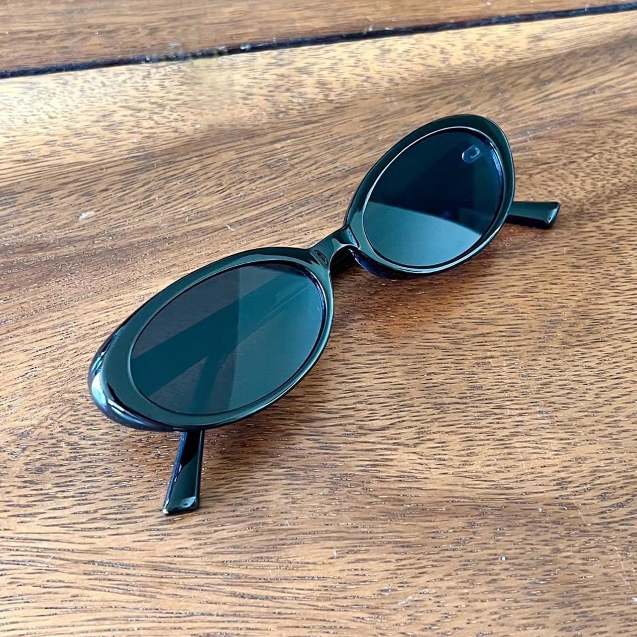 Oval Sunglasses for Women,90s Retro Small Trendy Shades image 2