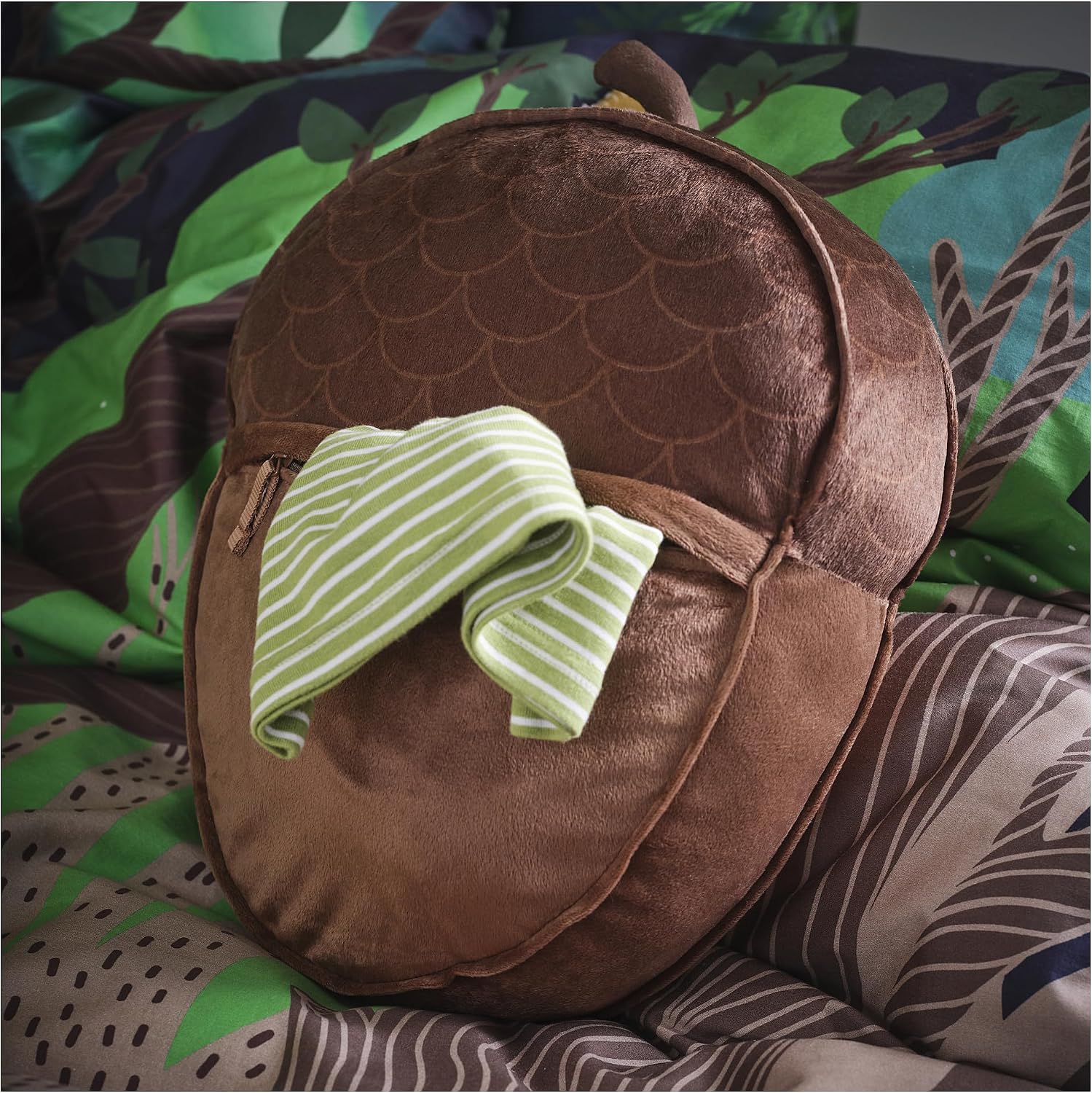 ProTuning SKOGSDUVA Cushion with pocket, acorn shaped/brown, 32x37 cm