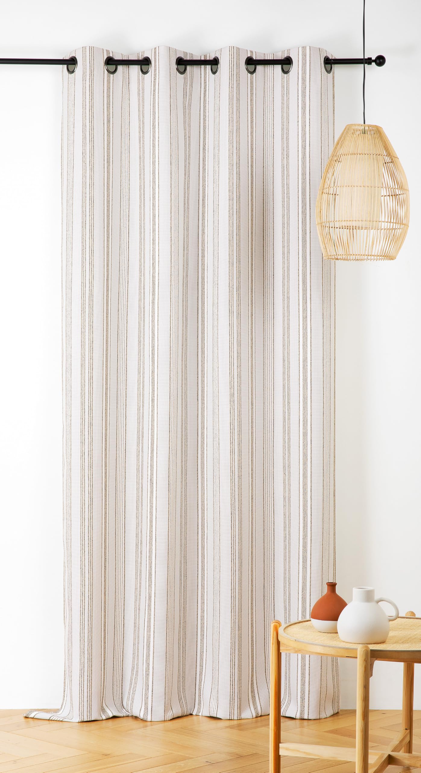Linder Outdoor Curtain with Stripes – Woven and Dyed in France – Anti-Oxidant Gun Barrel Eyelets – Cactus Green – Dimensions 140 x 265 cm – 100% Polypropylene – Beach Collection