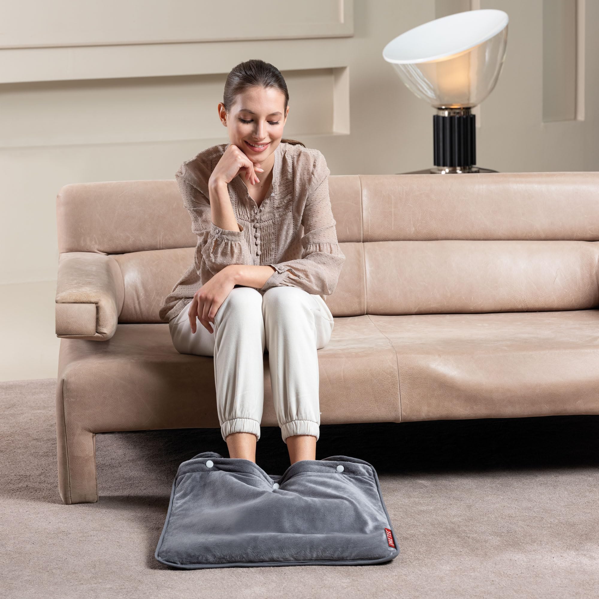 Imetec Calientapiés, Tecnología Intellisense, Tejido Suave, Control Digital de 5 temperaturas, Apagado automático, Dispositivo de Seguridad Electro Block, Funda Lavable a máquina, 48x50 cm